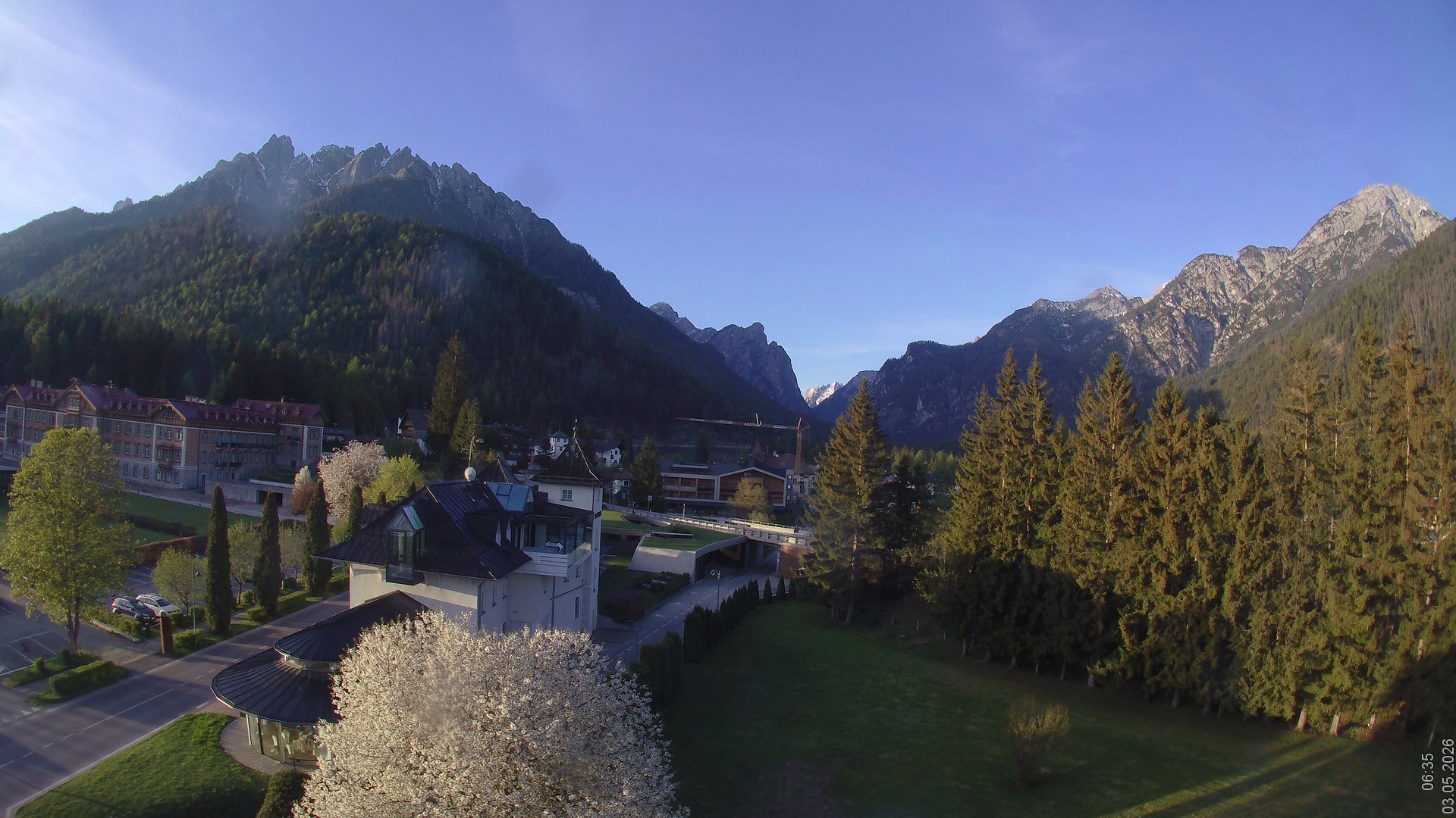 Archiv Foto Webcam Apparthotel Germania – Blick auf das Höhlensteintal