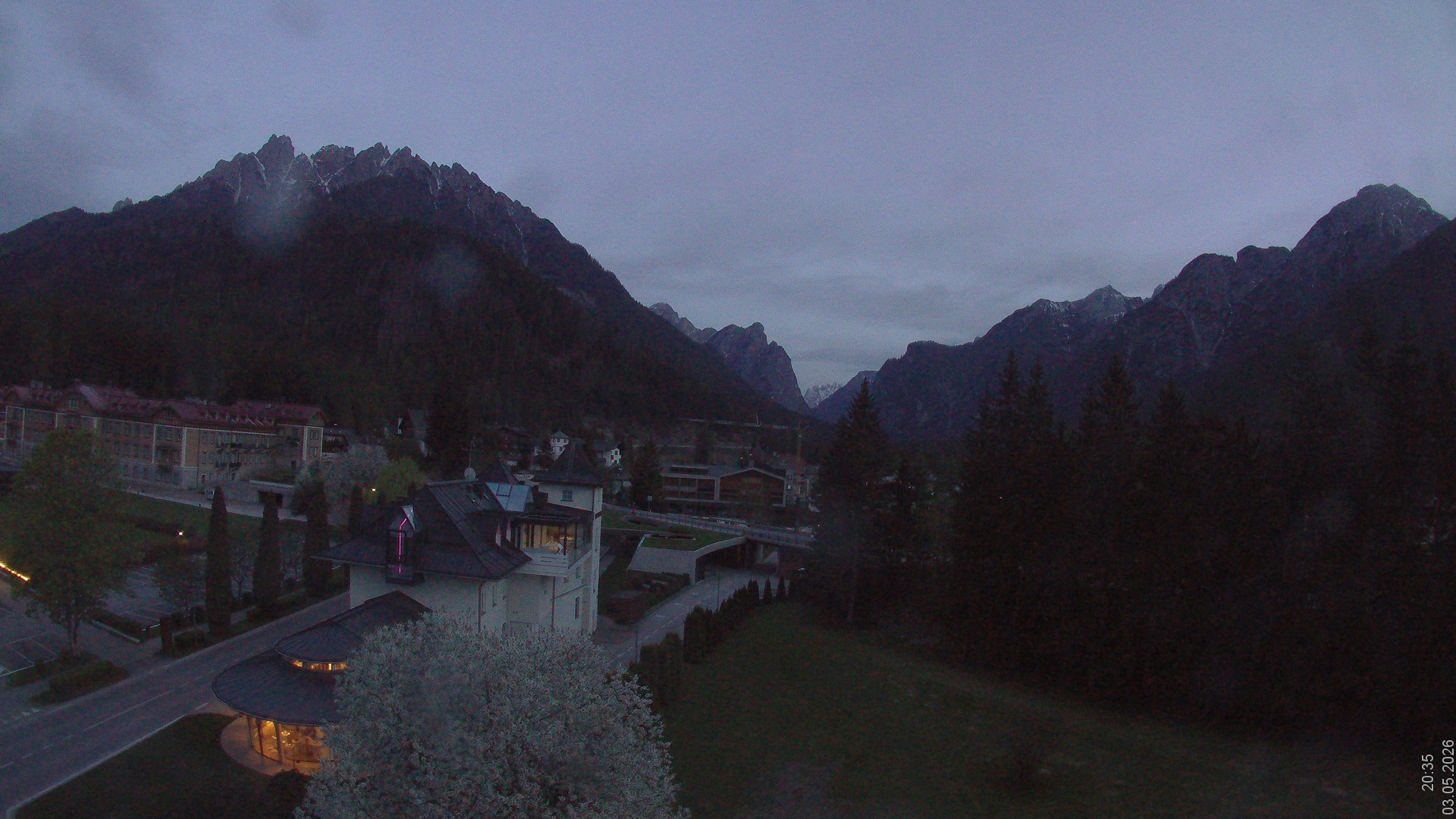 Archiv Foto Webcam Apparthotel Germania – Blick auf das Höhlensteintal