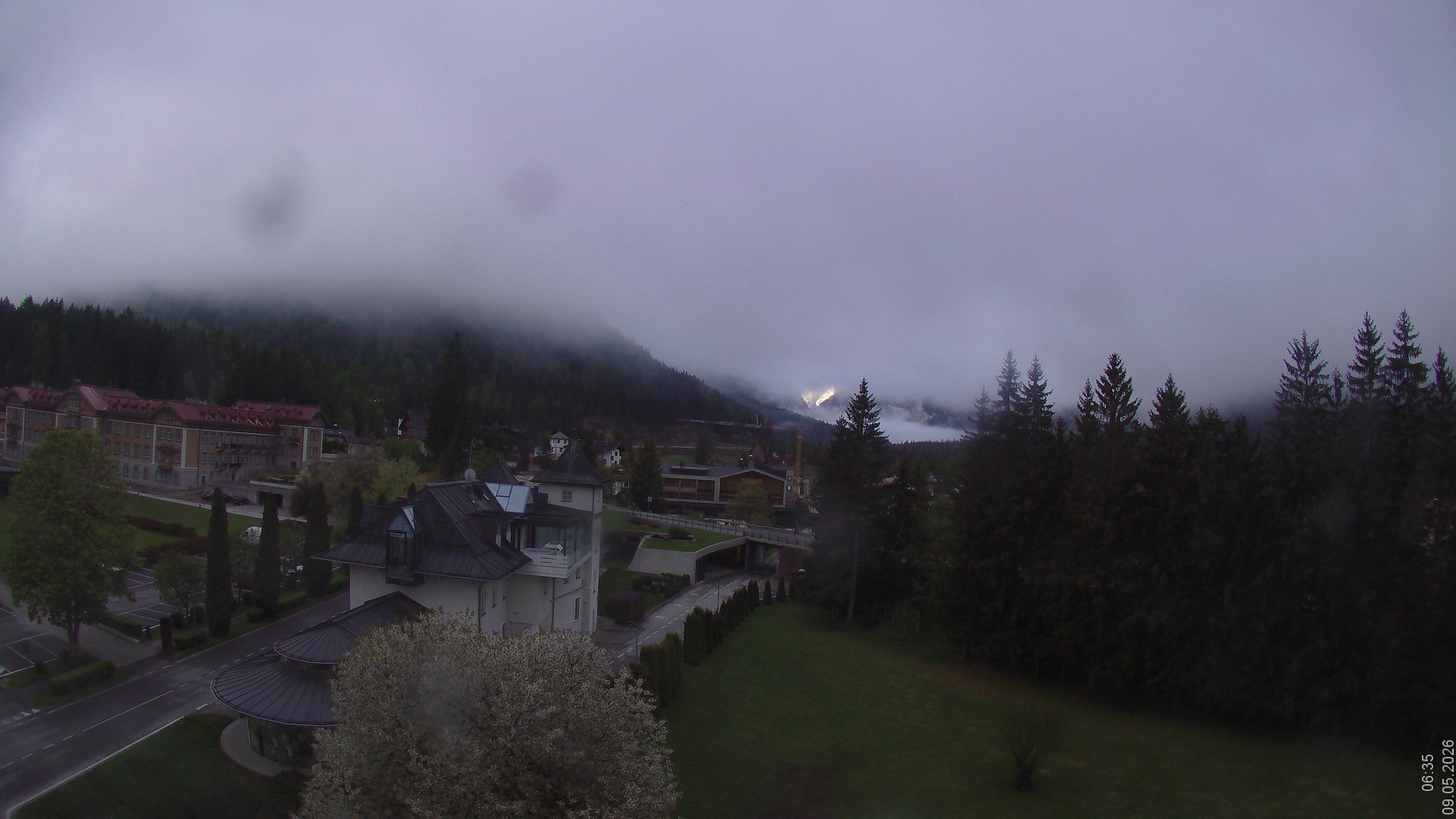 Archiv Foto Webcam Apparthotel Germania – Blick auf das Höhlensteintal