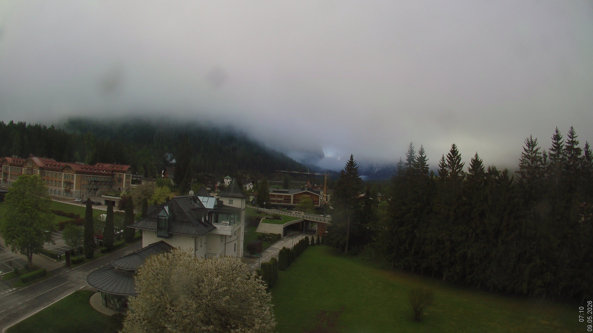 Archiv Foto Webcam Apparthotel Germania – Blick auf das Höhlensteintal