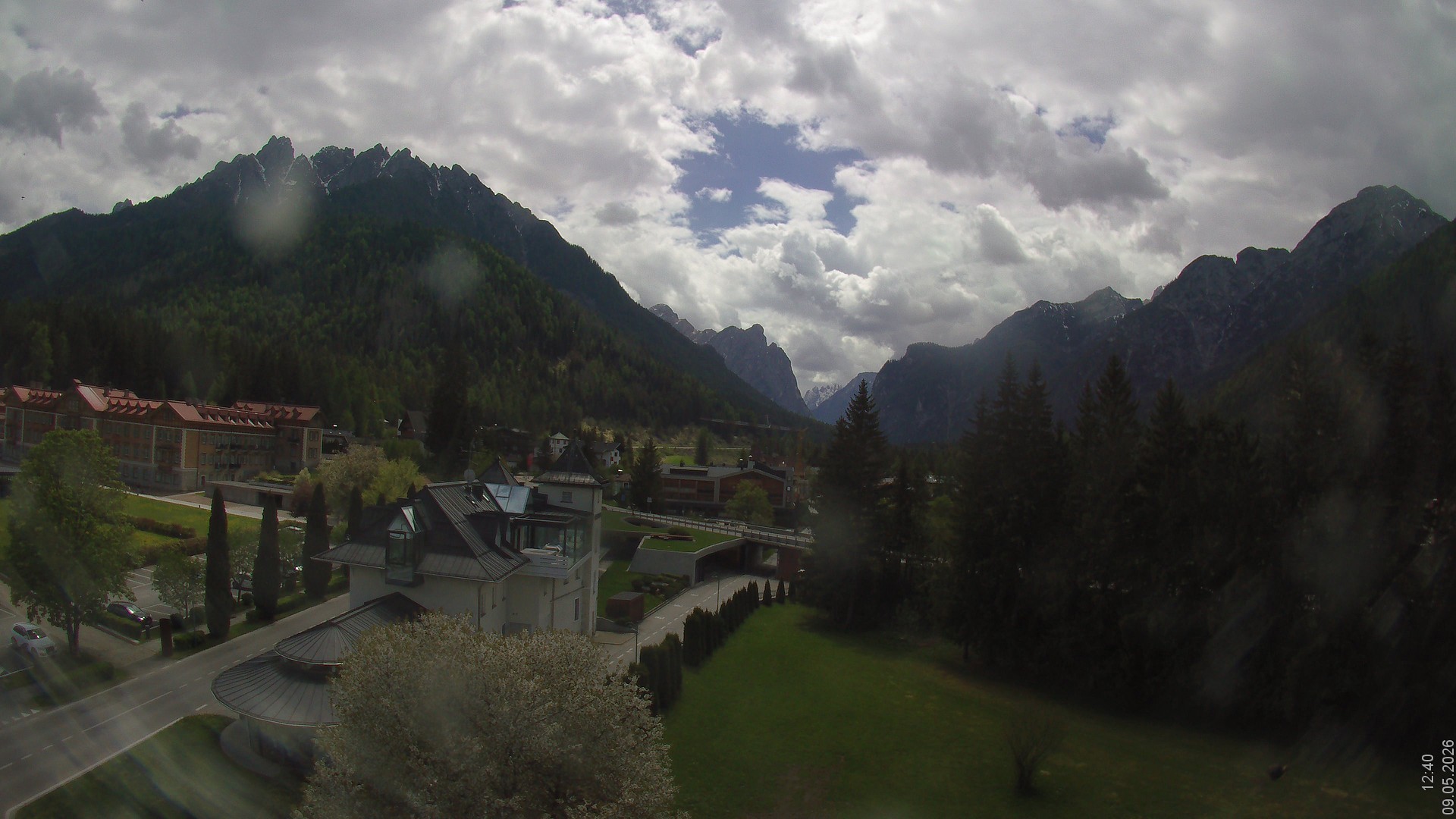 Archiv Foto Webcam Apparthotel Germania – Blick auf das Höhlensteintal