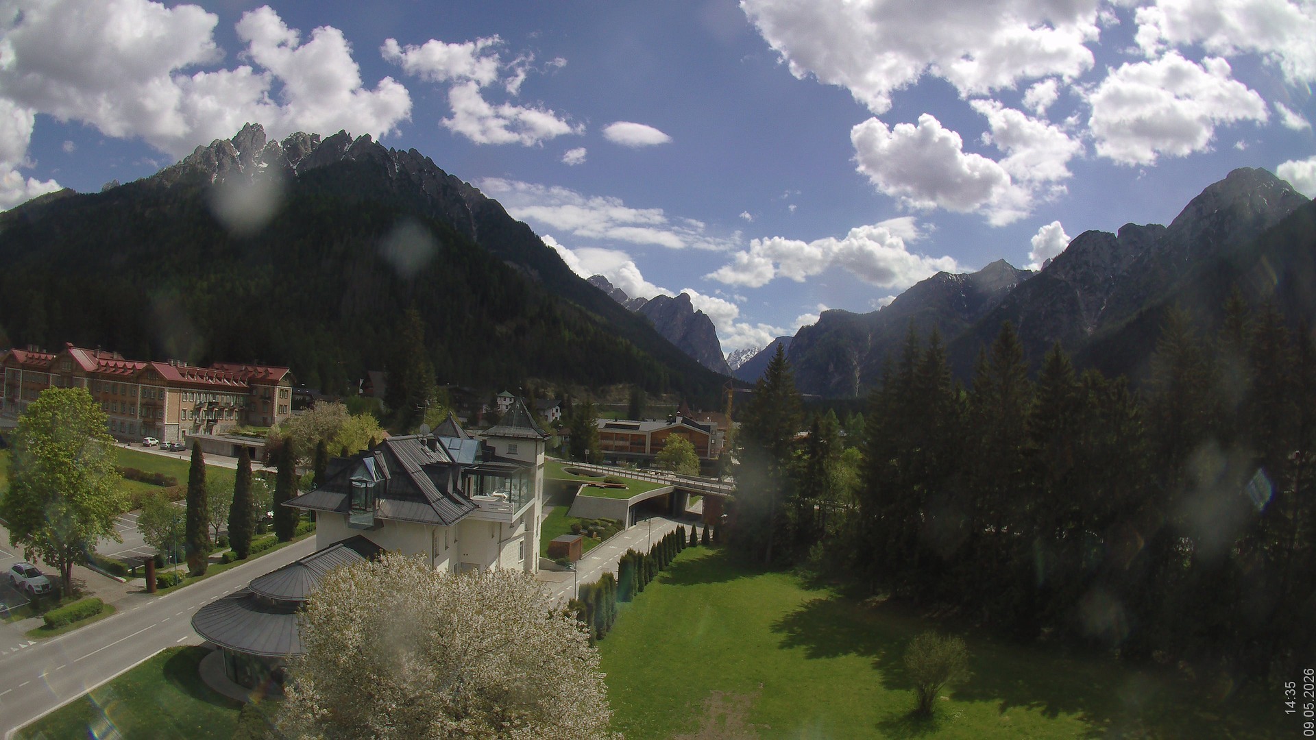 Archiv Foto Webcam Apparthotel Germania – Blick auf das Höhlensteintal