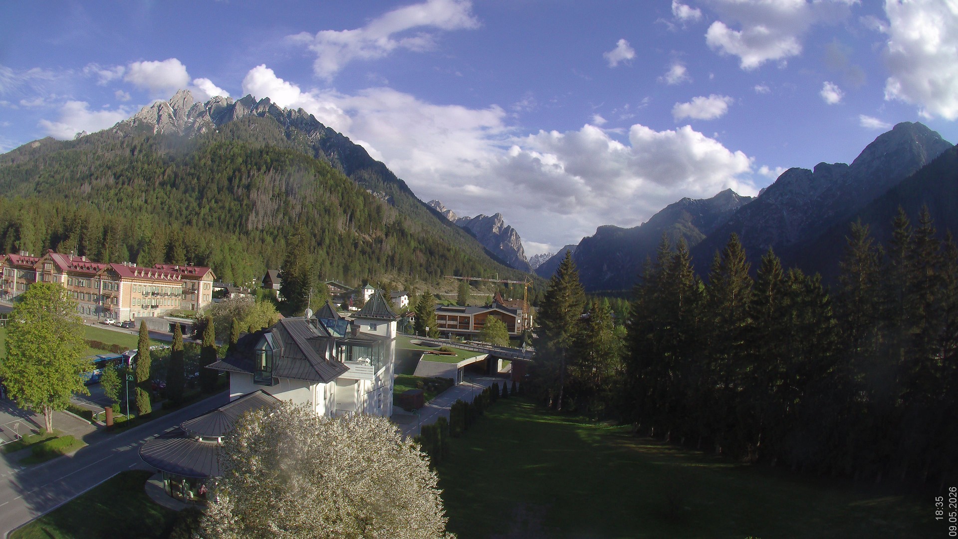 Archiv Foto Webcam Apparthotel Germania – Blick auf das Höhlensteintal