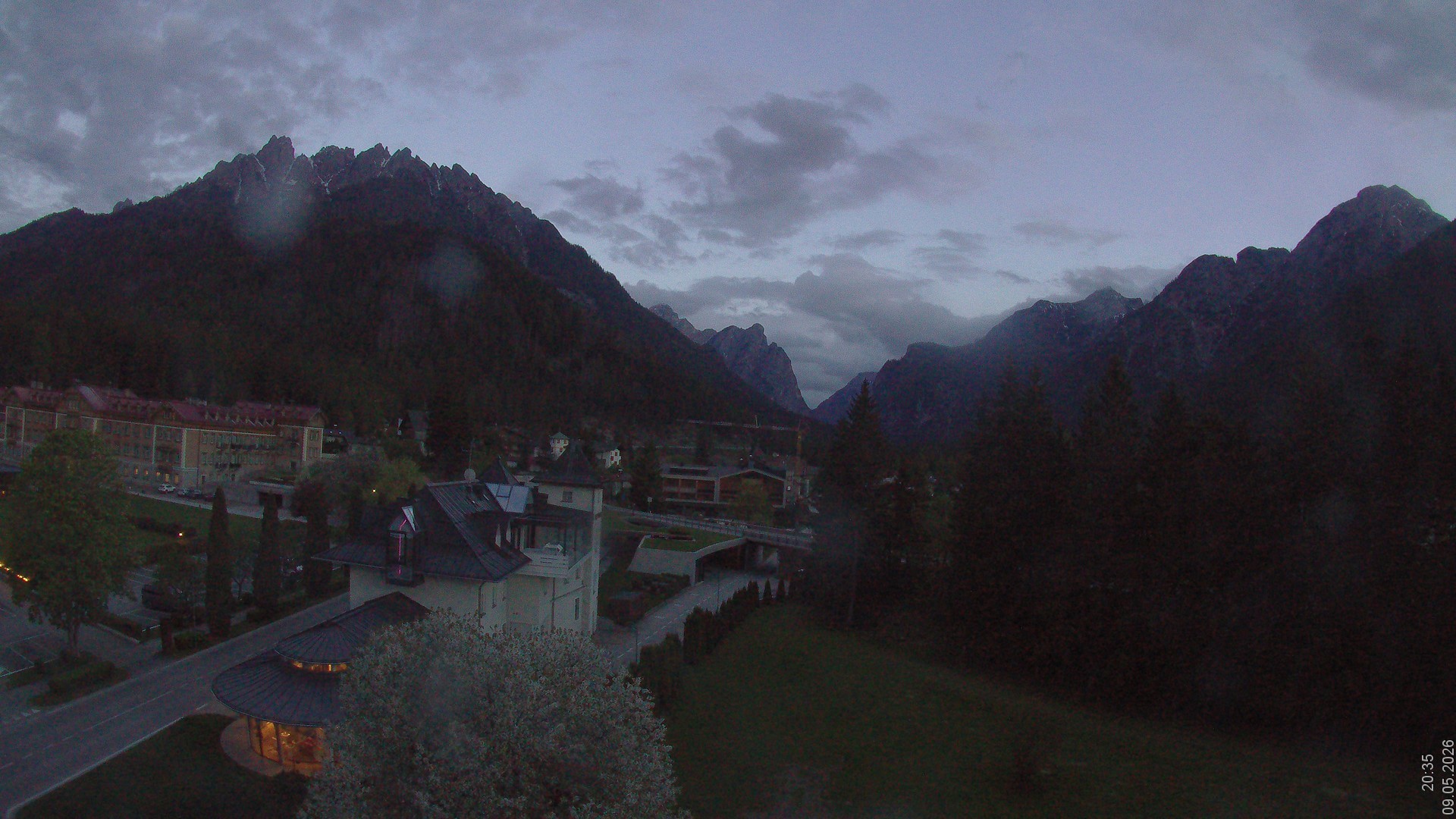 Archiv Foto Webcam Apparthotel Germania – Blick auf das Höhlensteintal