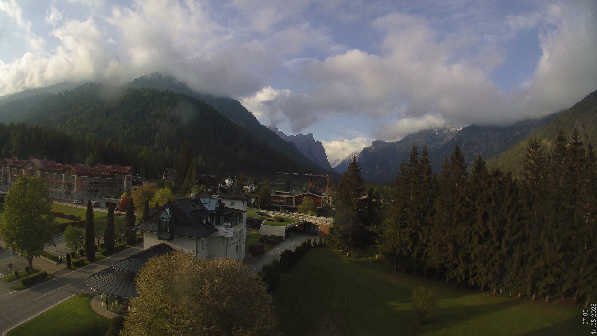 Archived image Webcam Apparthotel Germania - Höhlenstein Valley