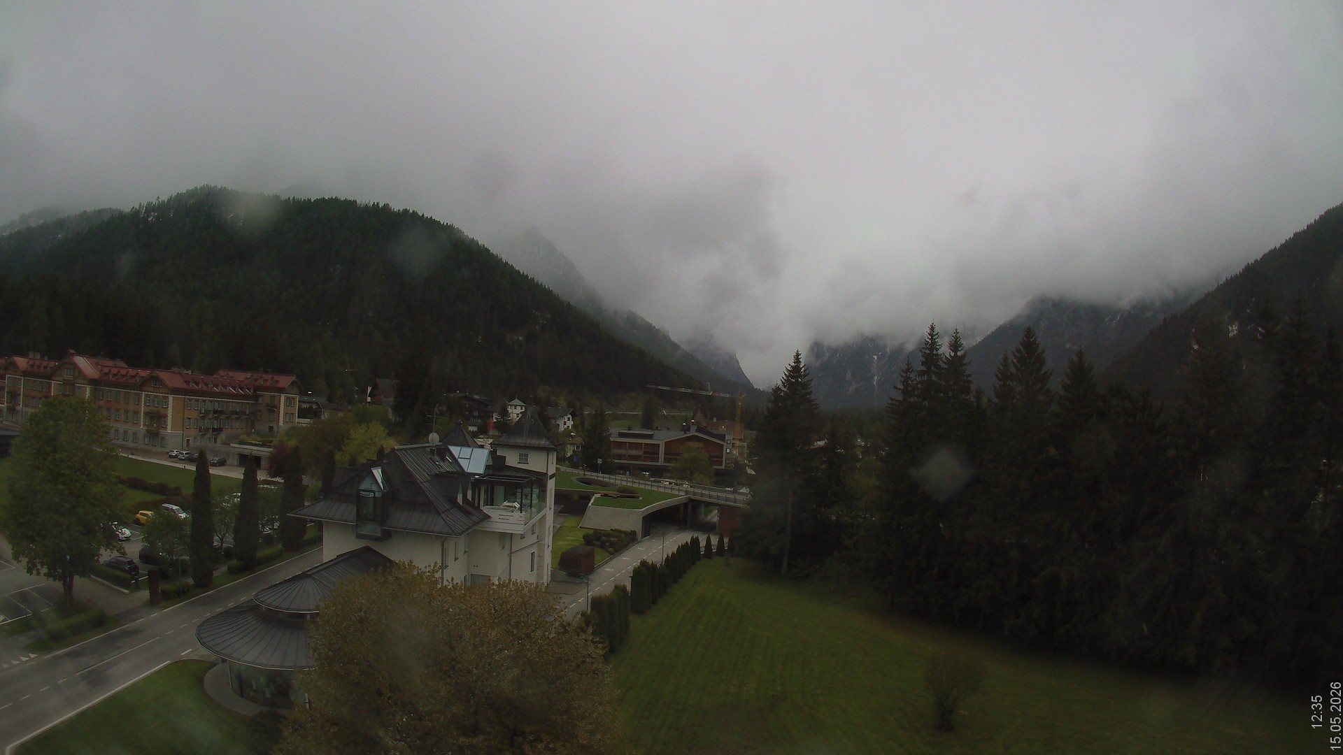 Archiv Foto Webcam Apparthotel Germania – Blick auf das Höhlensteintal
