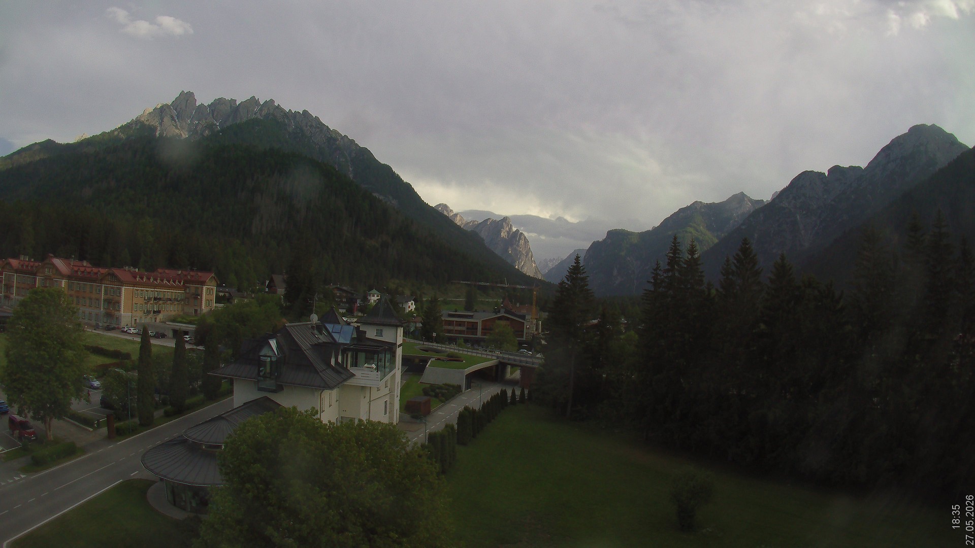 Archiv Foto Webcam Apparthotel Germania – Blick auf das Höhlensteintal