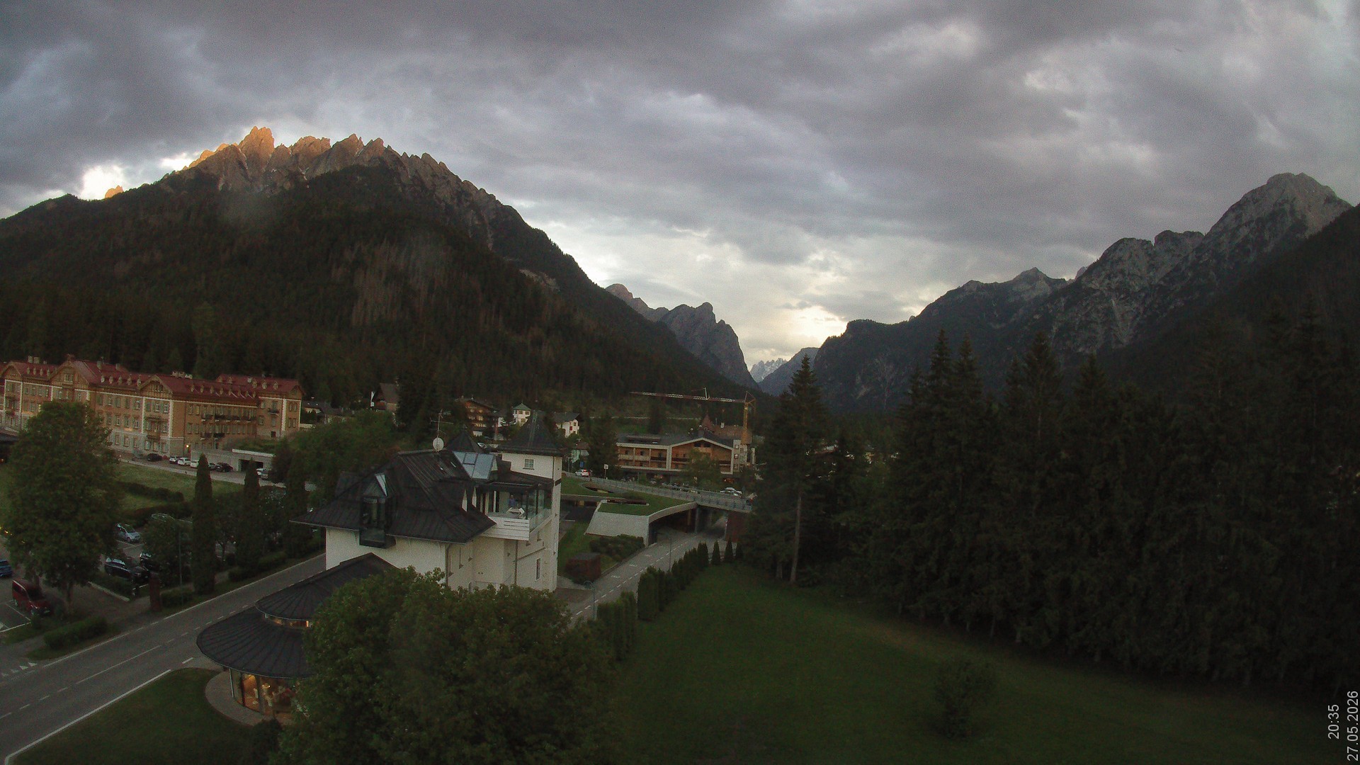 Archiv Foto Webcam Apparthotel Germania – Blick auf das Höhlensteintal
