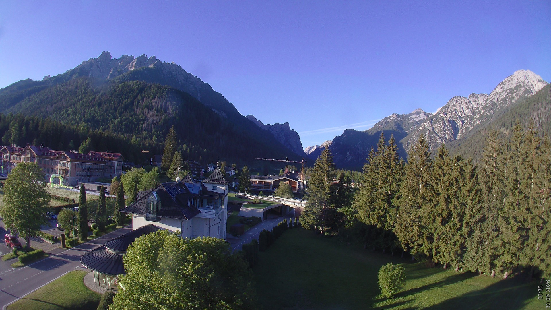 Archiv Foto Webcam Apparthotel Germania – Blick auf das Höhlensteintal