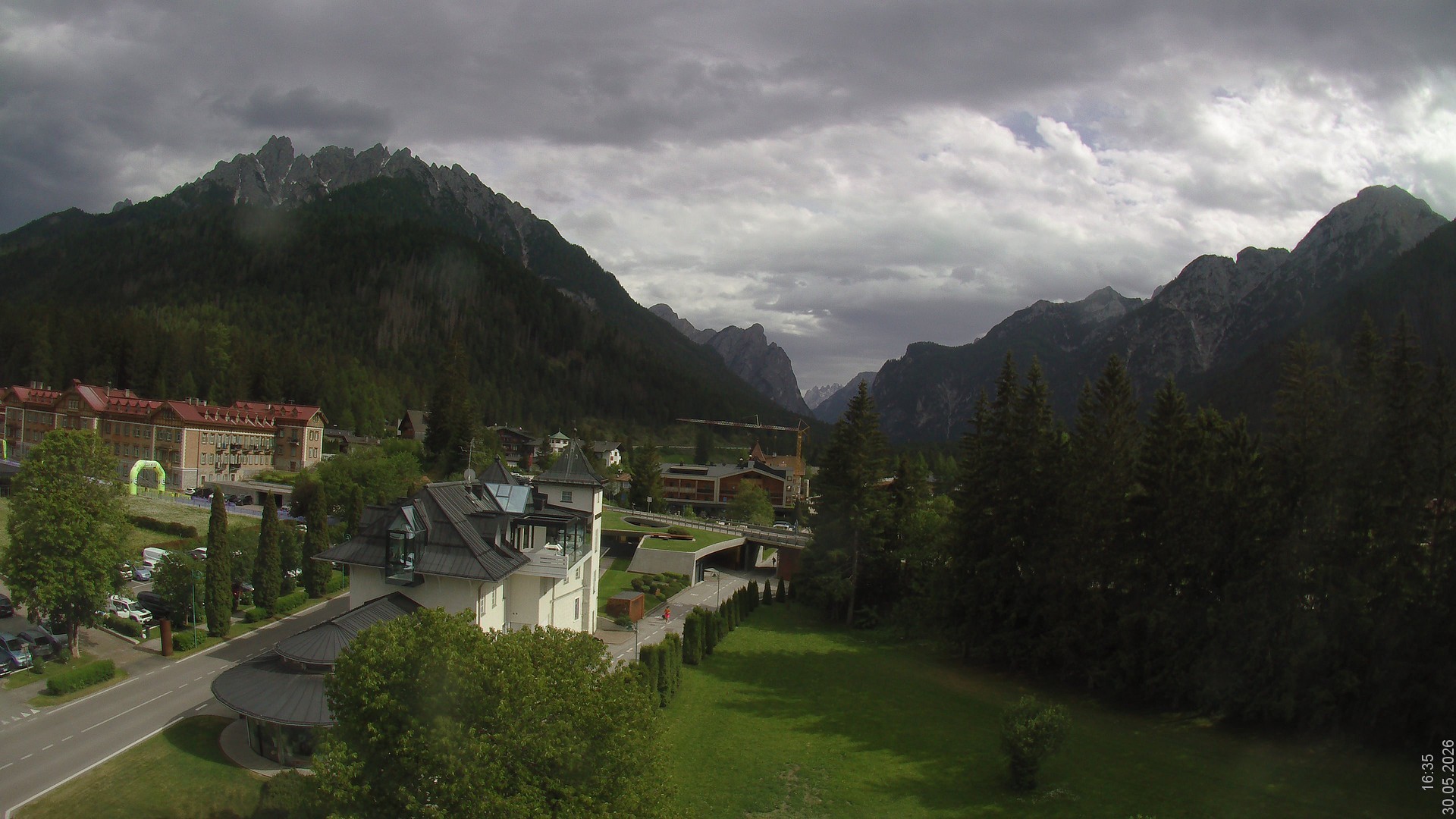 Archiv Foto Webcam Apparthotel Germania – Blick auf das Höhlensteintal