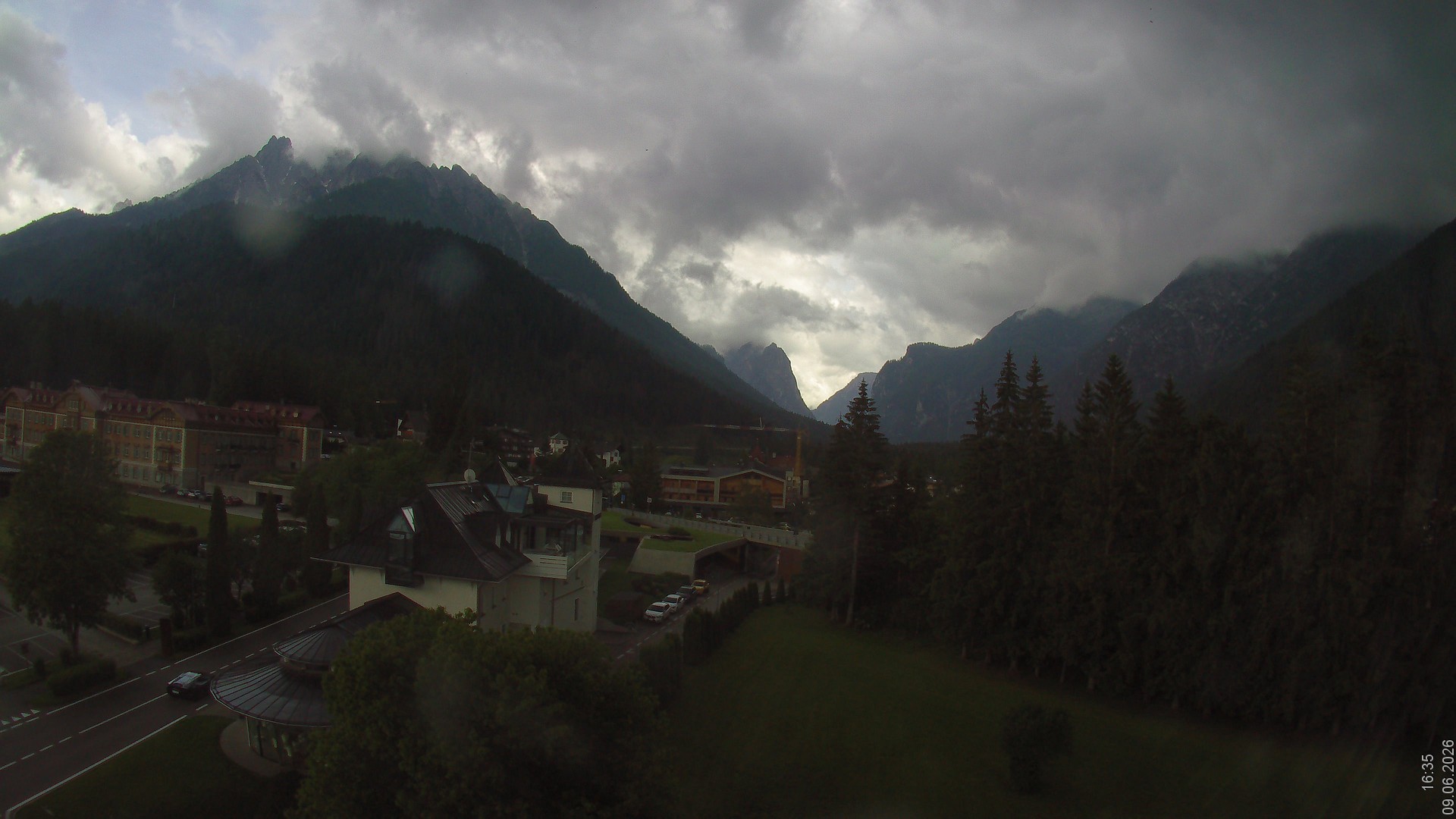 Archiv Foto Webcam Apparthotel Germania – Blick auf das Höhlensteintal