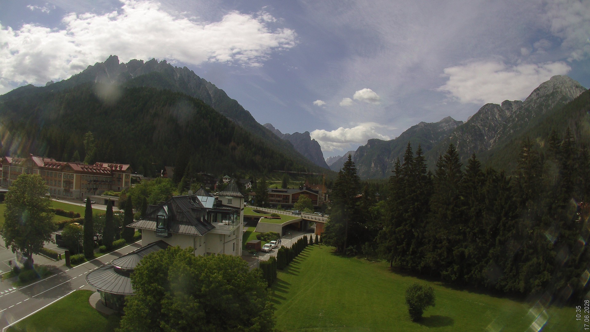 Archiv Foto Webcam Apparthotel Germania – Blick auf das Höhlensteintal