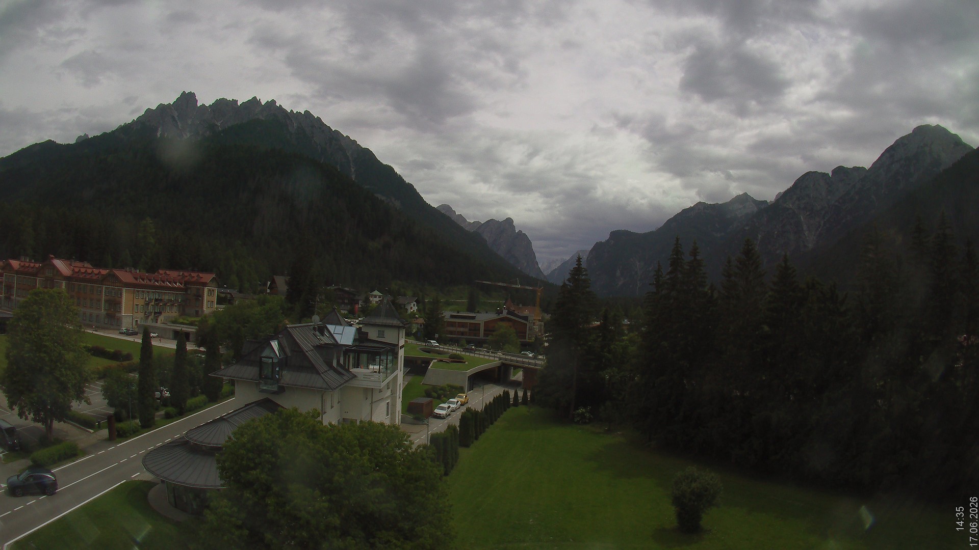 Archiv Foto Webcam Apparthotel Germania – Blick auf das Höhlensteintal
