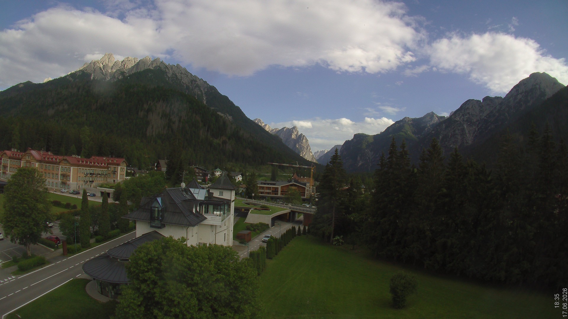 Archiv Foto Webcam Apparthotel Germania – Blick auf das Höhlensteintal