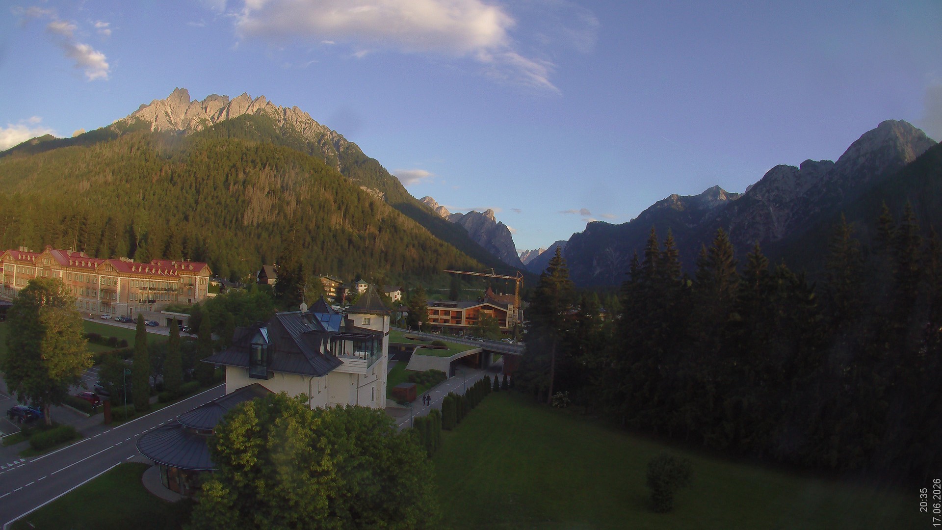 Archiv Foto Webcam Apparthotel Germania – Blick auf das Höhlensteintal