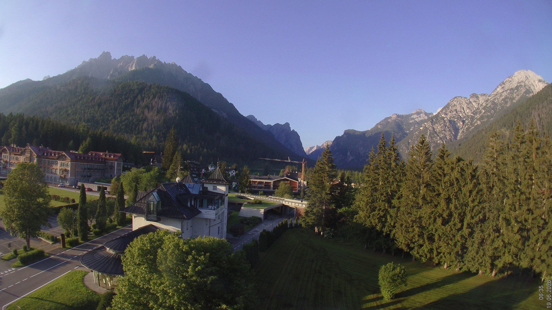 Archiv Foto Webcam Apparthotel Germania – Blick auf das Höhlensteintal