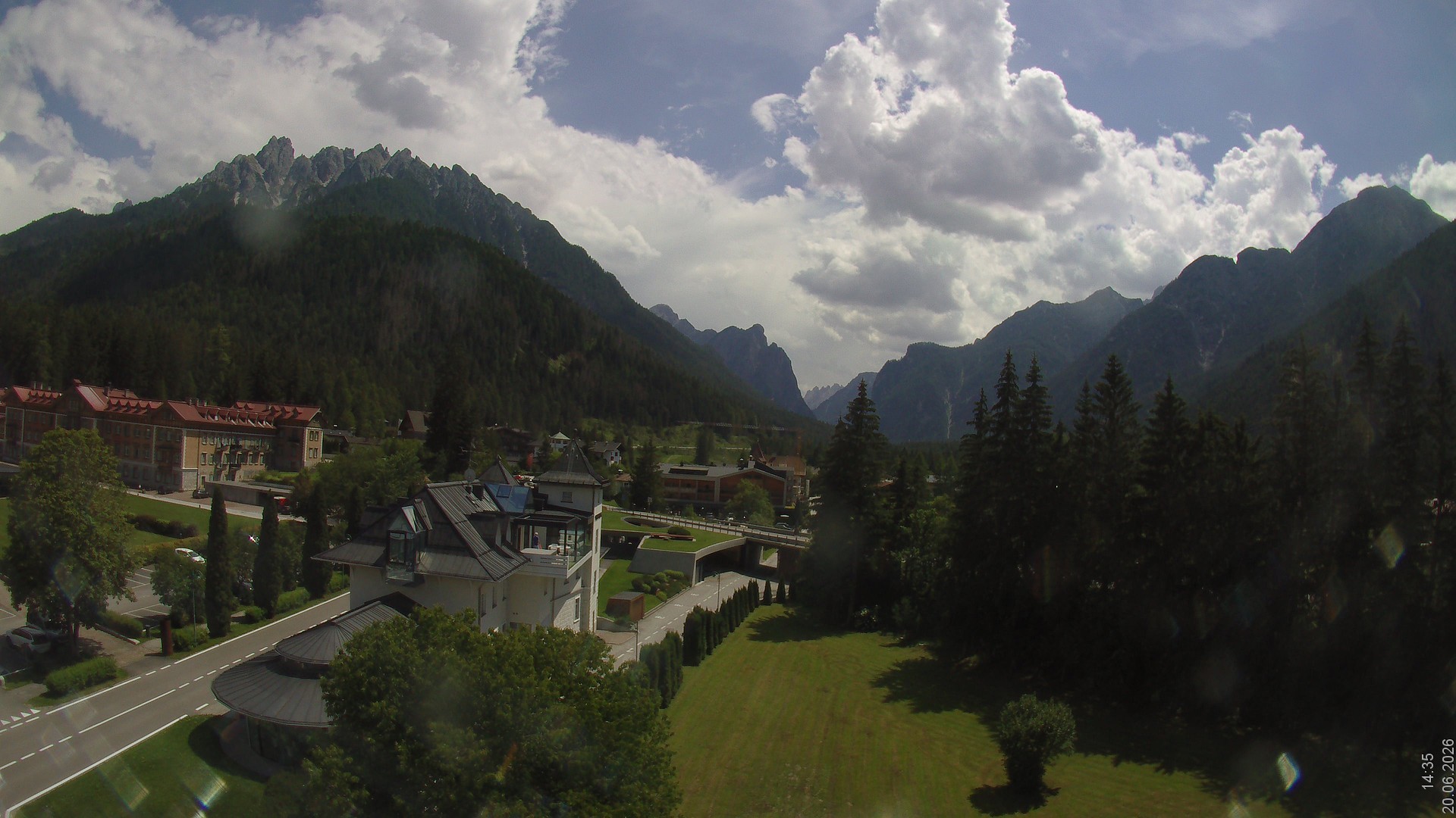 Archiv Foto Webcam Apparthotel Germania – Blick auf das Höhlensteintal