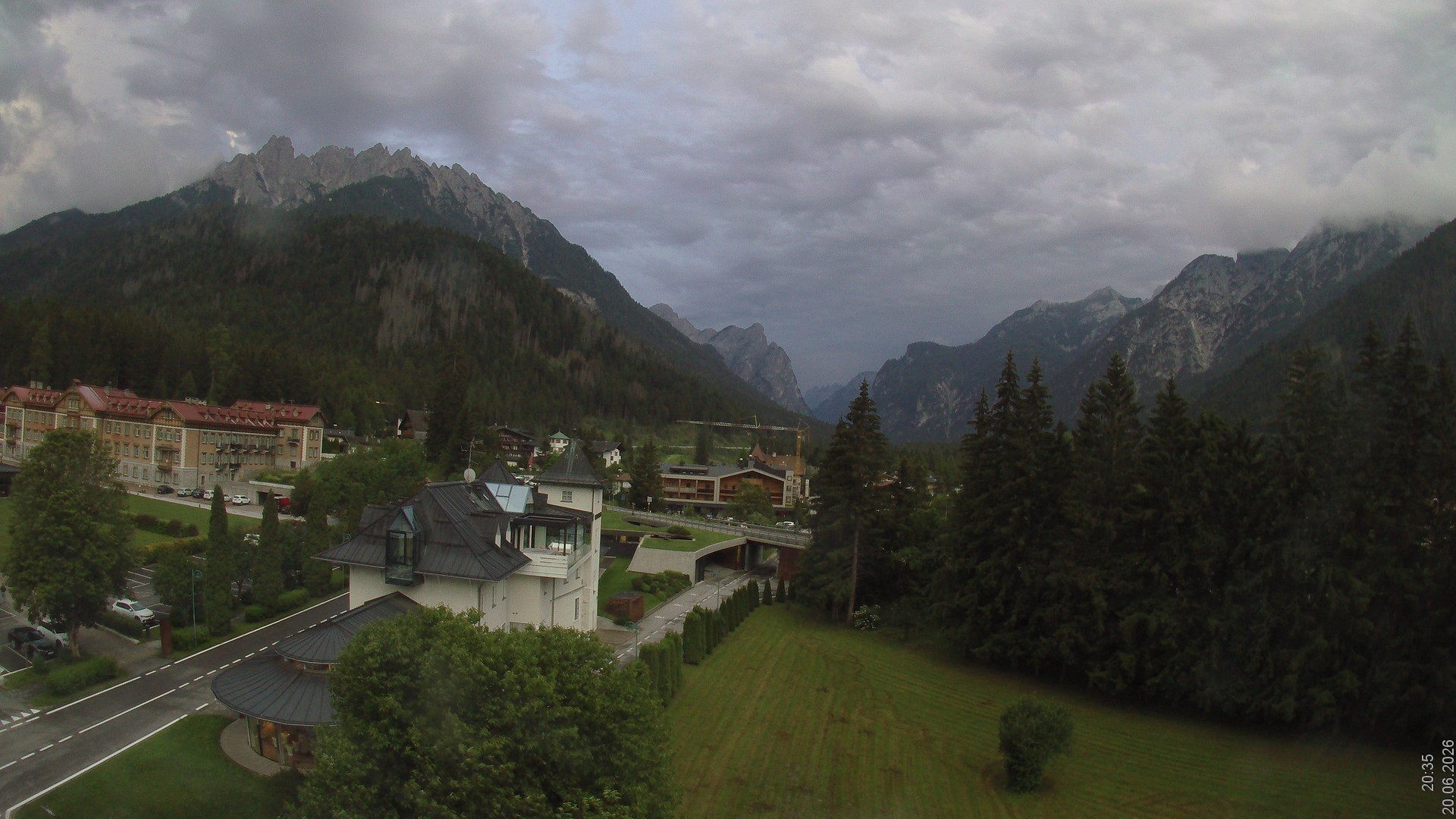 Archiv Foto Webcam Apparthotel Germania – Blick auf das Höhlensteintal