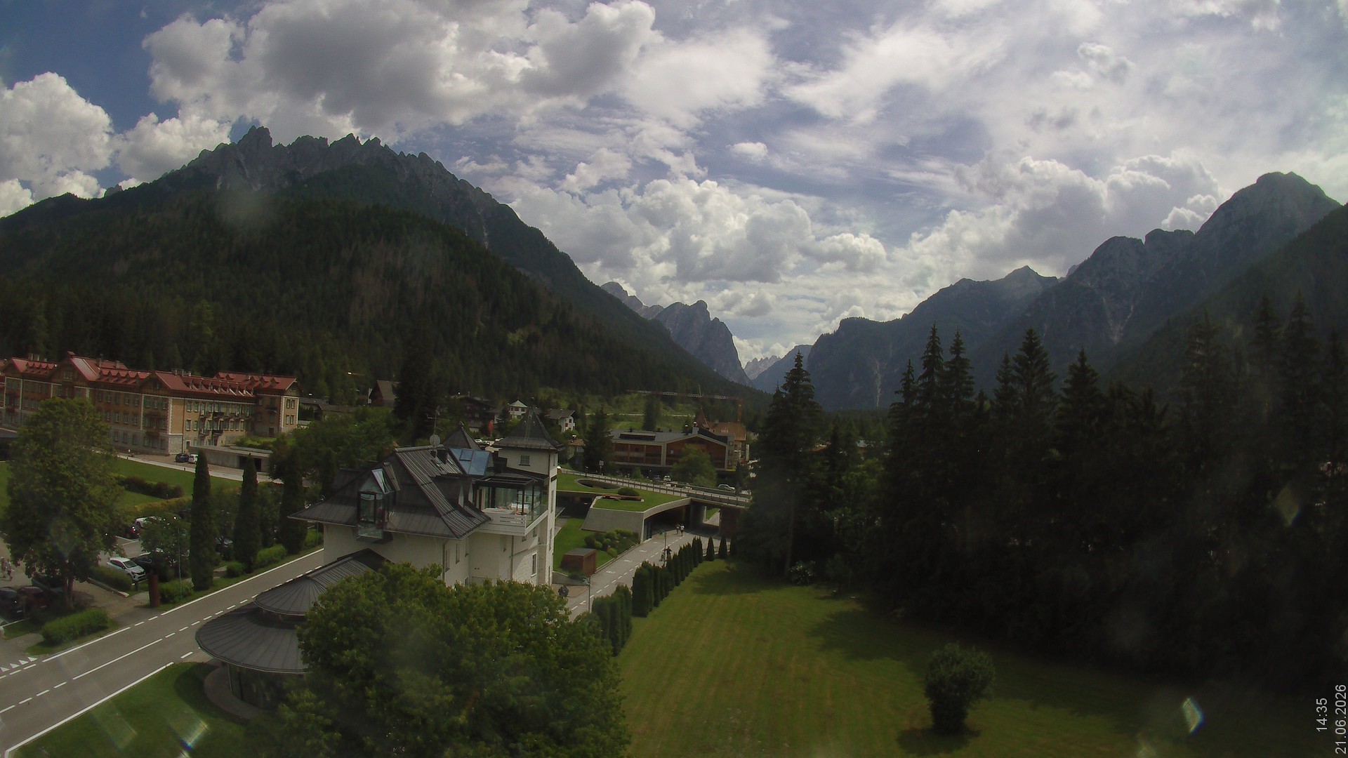 Archiv Foto Webcam Apparthotel Germania – Blick auf das Höhlensteintal