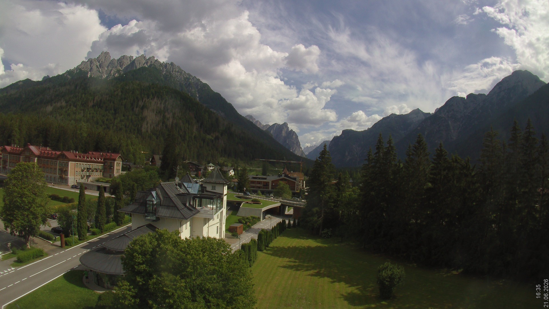 Archiv Foto Webcam Apparthotel Germania – Blick auf das Höhlensteintal