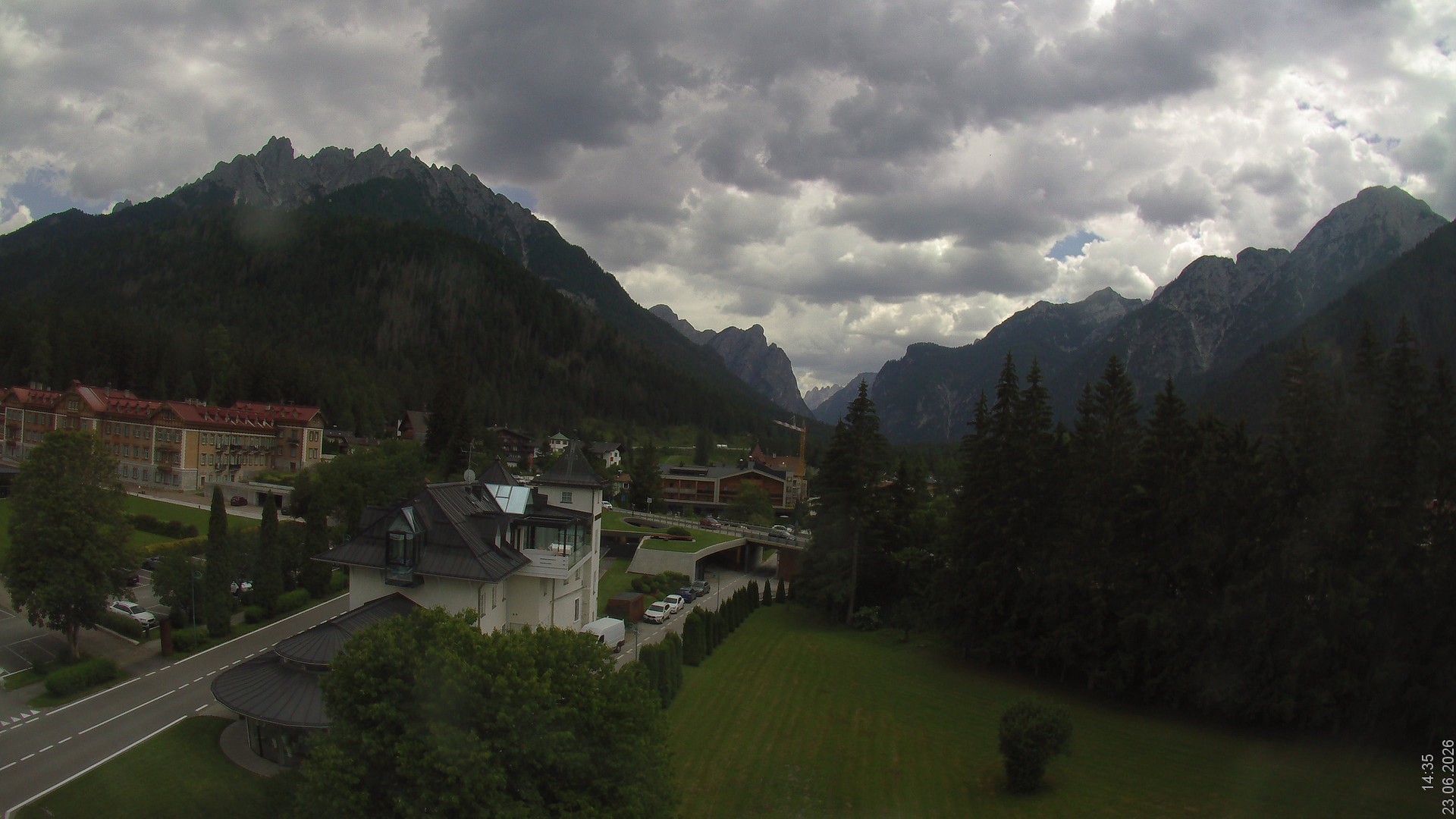 Archiv Foto Webcam Apparthotel Germania – Blick auf das Höhlensteintal