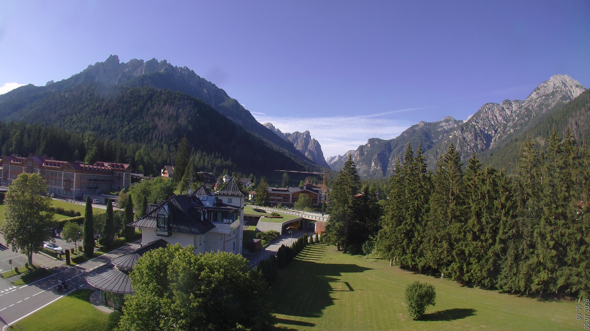 Archiv Foto Webcam Apparthotel Germania – Blick auf das Höhlensteintal