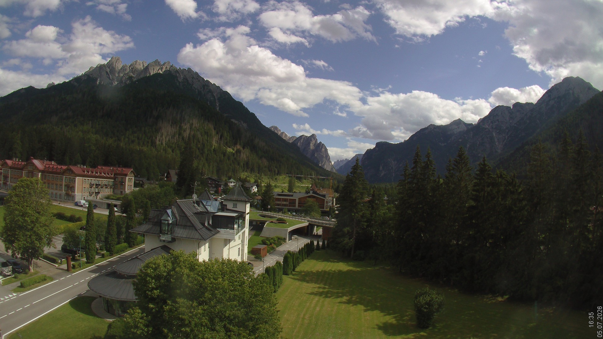 Archived image Webcam Apparthotel Germania - Höhlenstein Valley