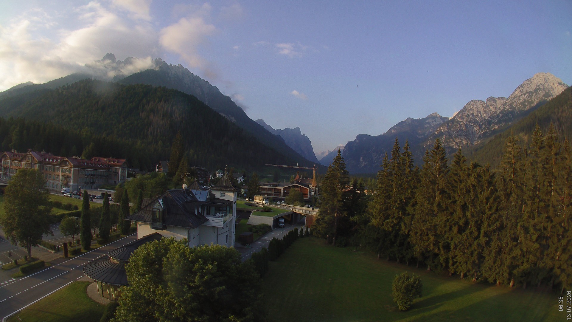 Archiv Foto Webcam Apparthotel Germania – Blick auf das Höhlensteintal
