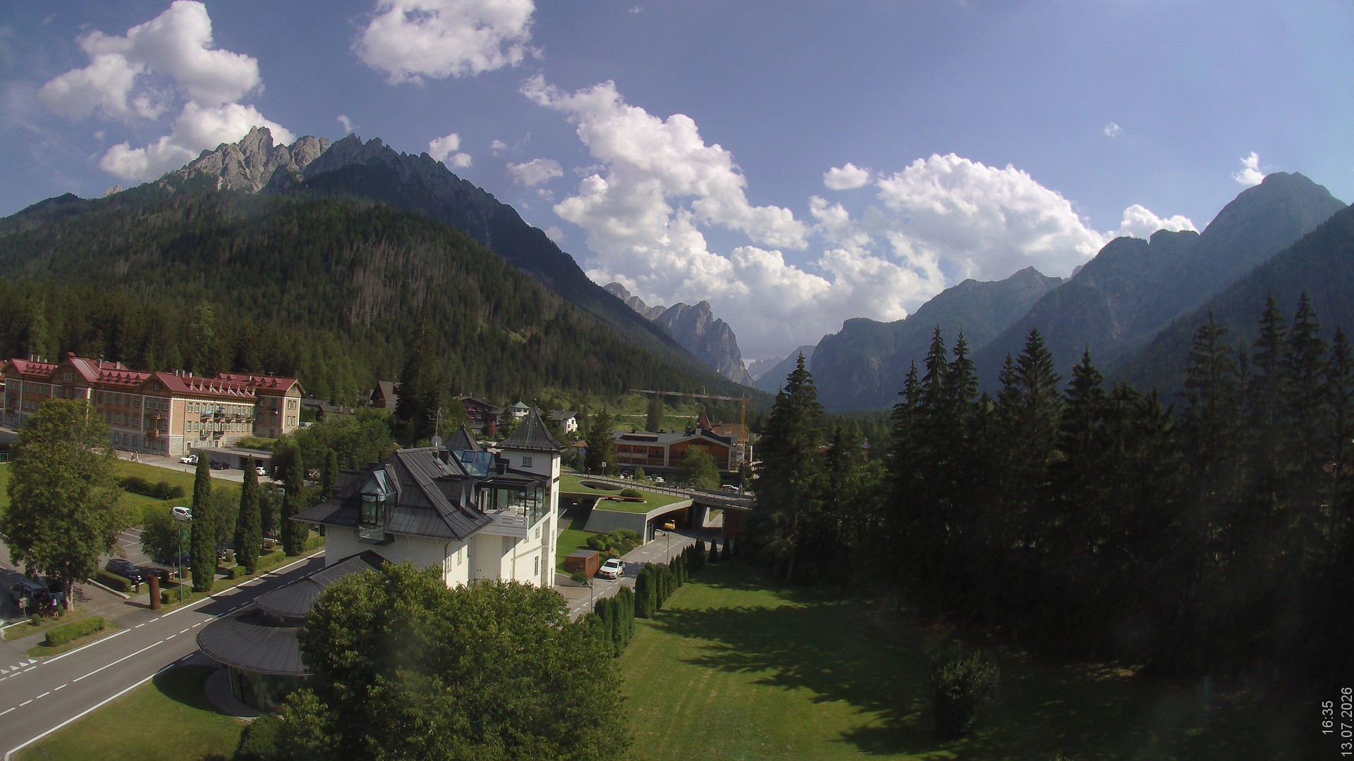 Archiv Foto Webcam Apparthotel Germania – Blick auf das Höhlensteintal