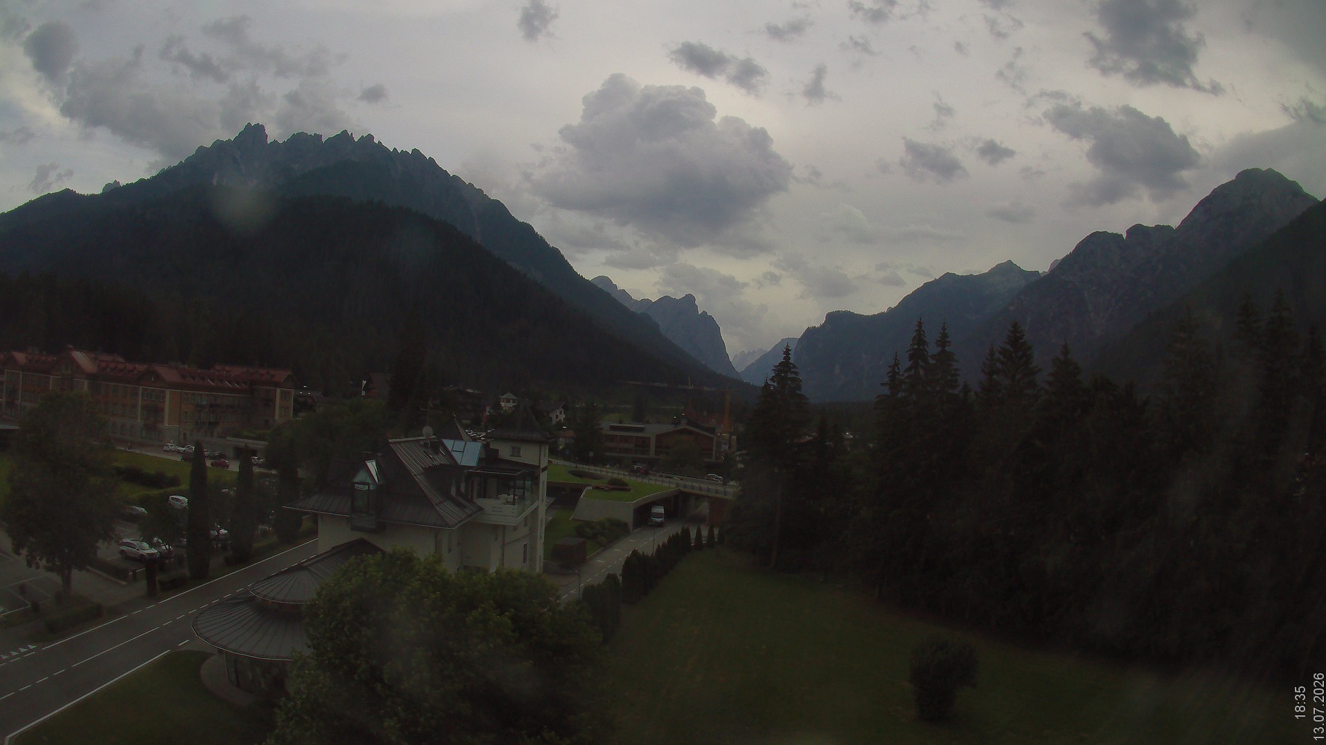 Archiv Foto Webcam Apparthotel Germania – Blick auf das Höhlensteintal