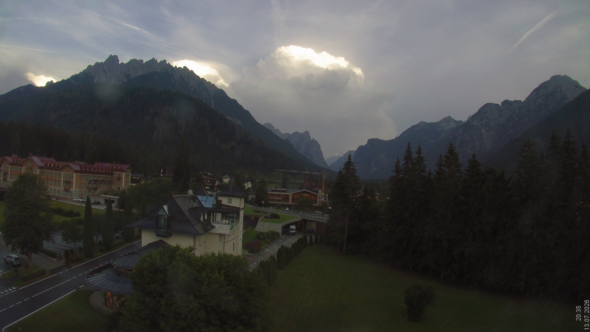 Archiv Foto Webcam Apparthotel Germania – Blick auf das Höhlensteintal