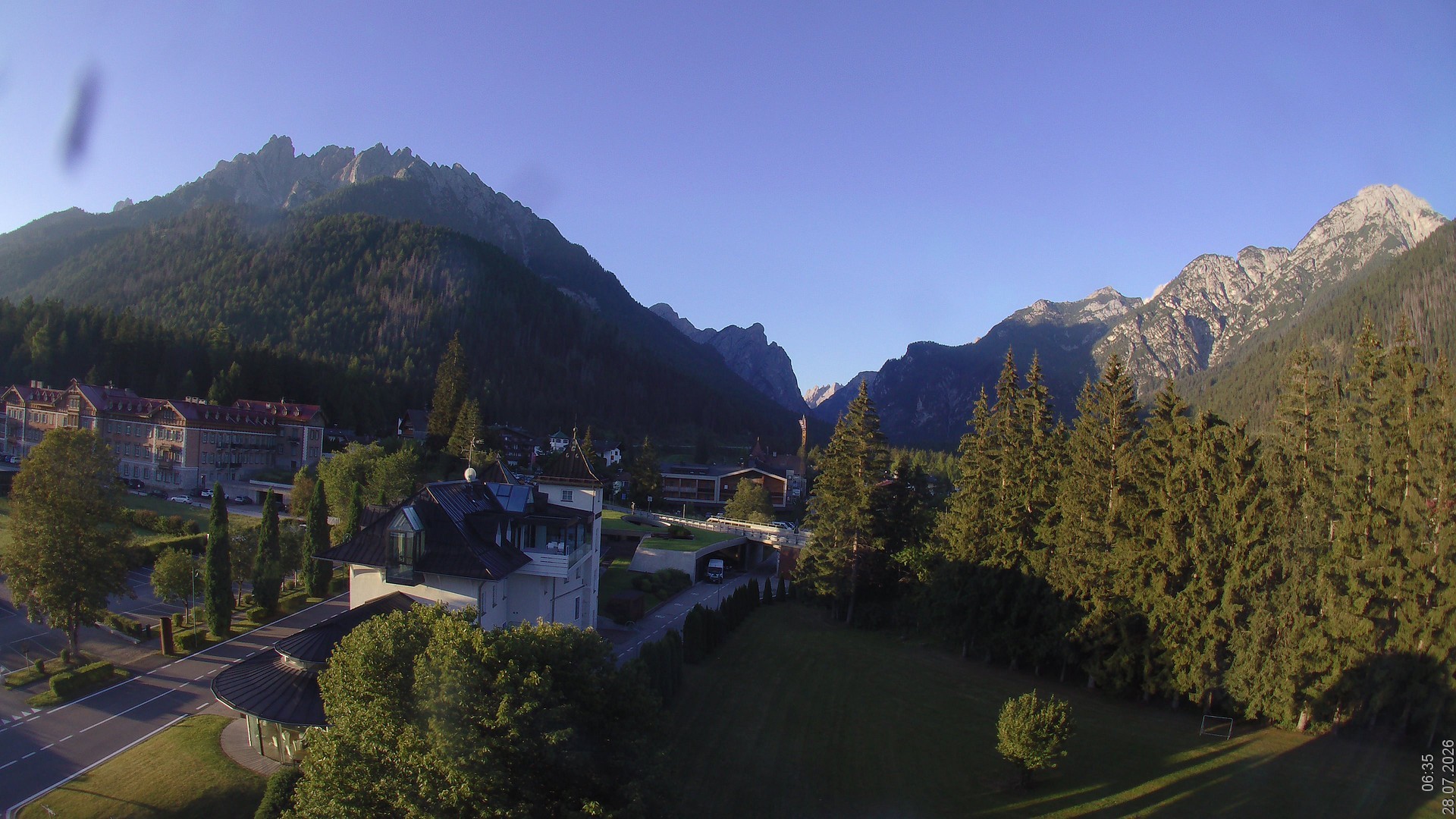 Archived image Webcam Apparthotel Germania - Höhlenstein Valley