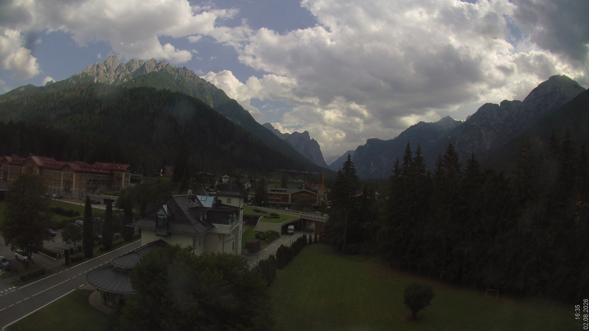 Archiv Foto Webcam Apparthotel Germania – Blick auf das Höhlensteintal