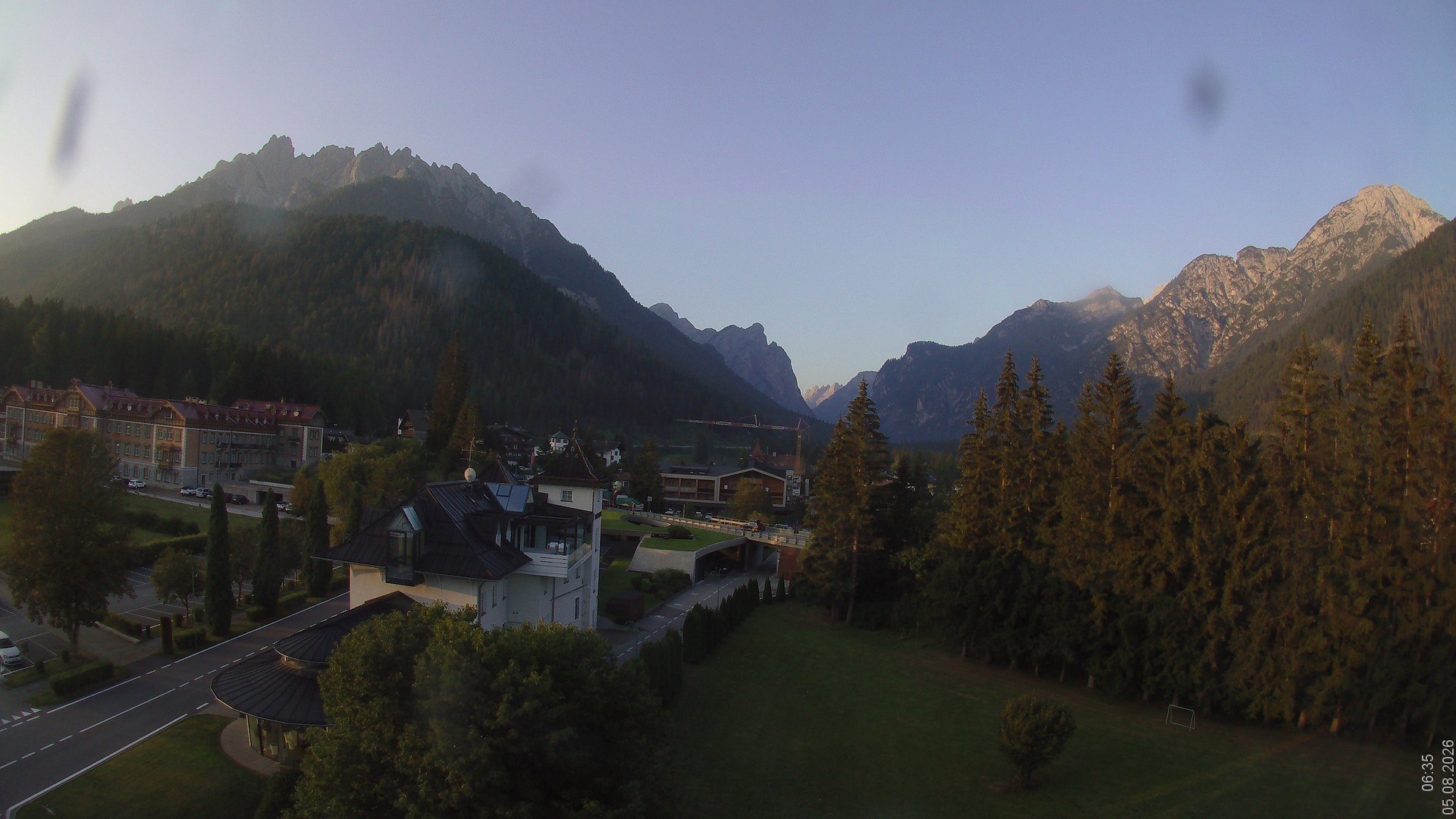 Archiv Foto Webcam Apparthotel Germania – Blick auf das Höhlensteintal