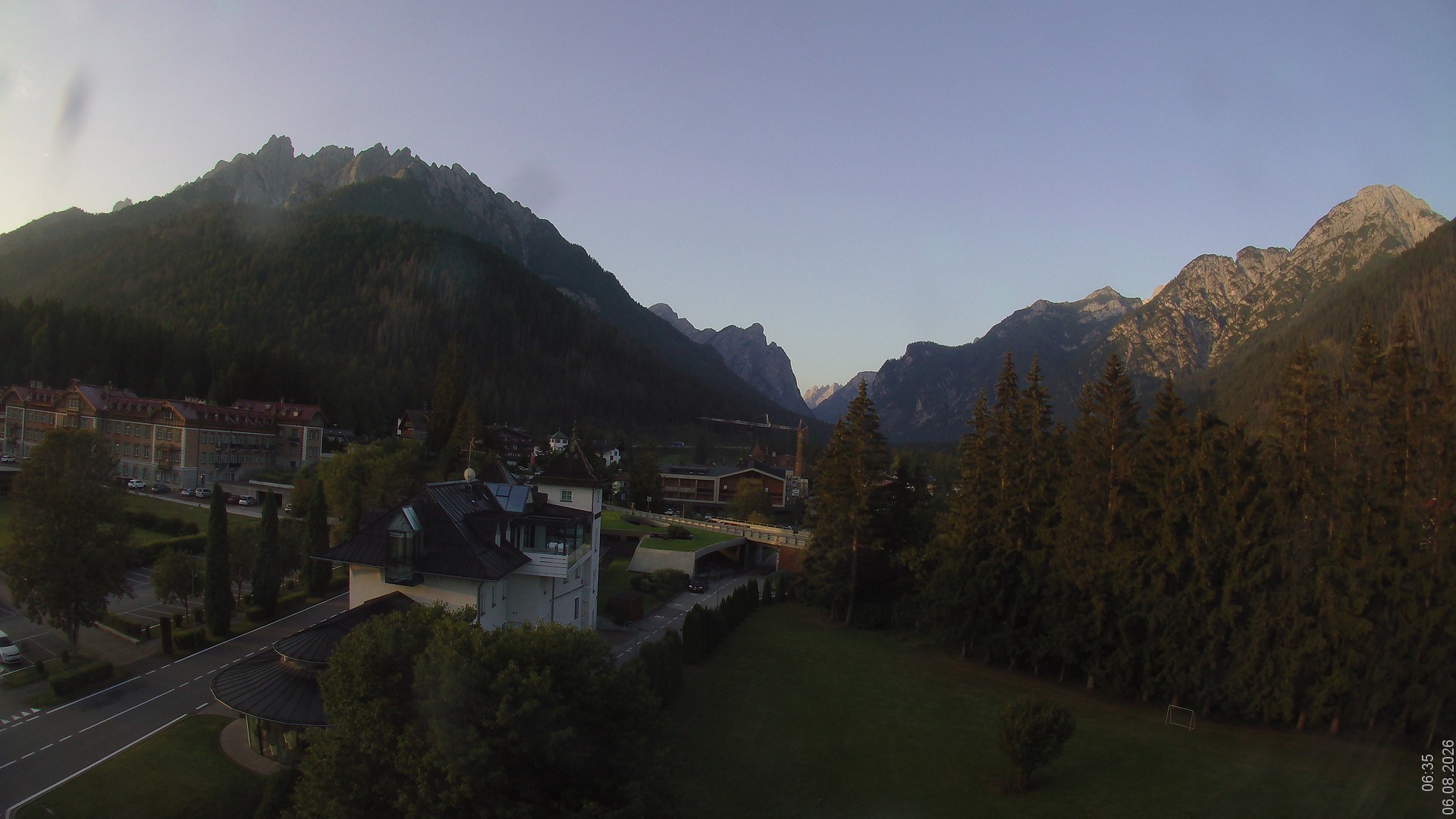 Archiv Foto Webcam Apparthotel Germania – Blick auf das Höhlensteintal