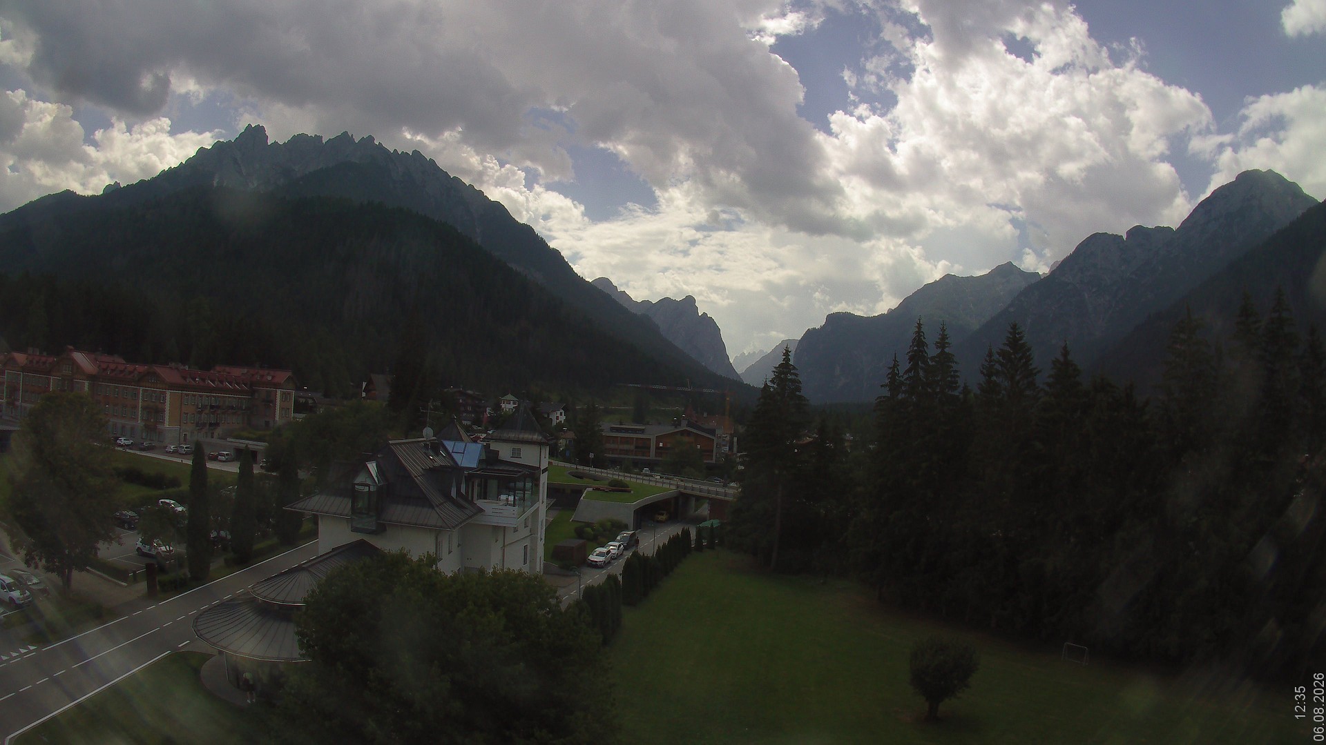 Archiv Foto Webcam Apparthotel Germania – Blick auf das Höhlensteintal