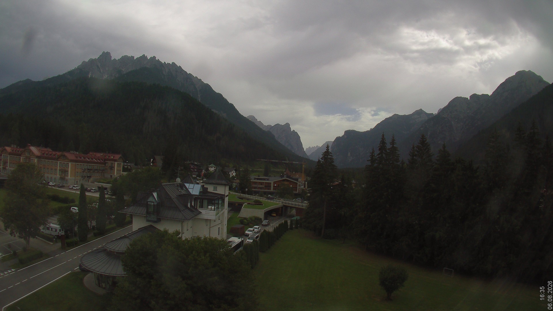 Archiv Foto Webcam Apparthotel Germania – Blick auf das Höhlensteintal