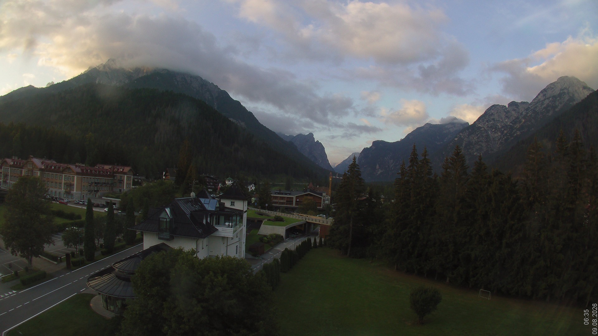 Archived image Webcam Apparthotel Germania - Höhlenstein Valley