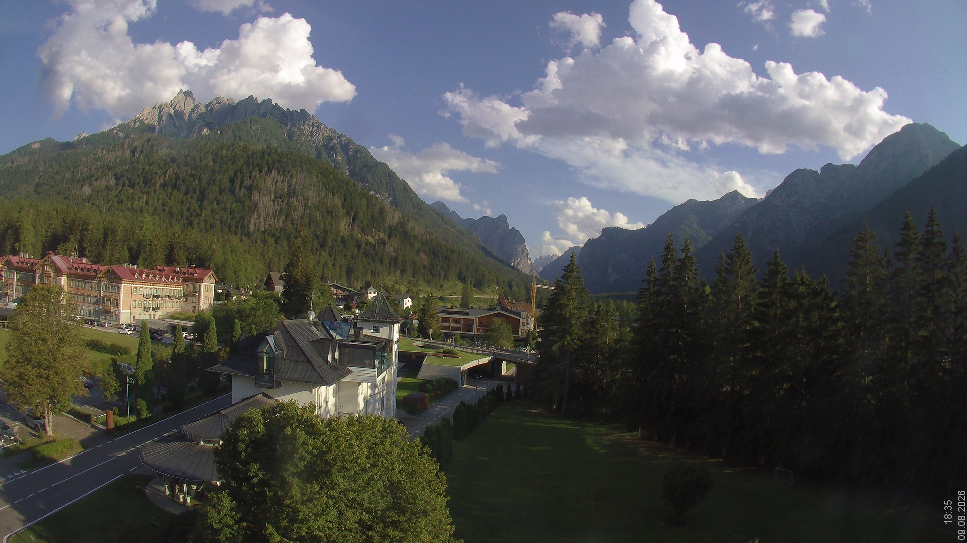 Archived image Webcam Apparthotel Germania - Höhlenstein Valley