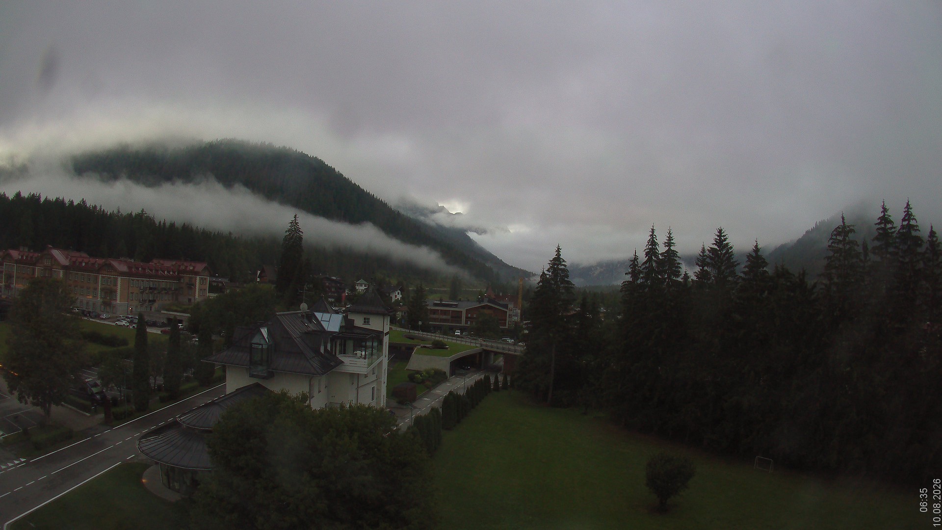 Archiv Foto Webcam Apparthotel Germania – Blick auf das Höhlensteintal