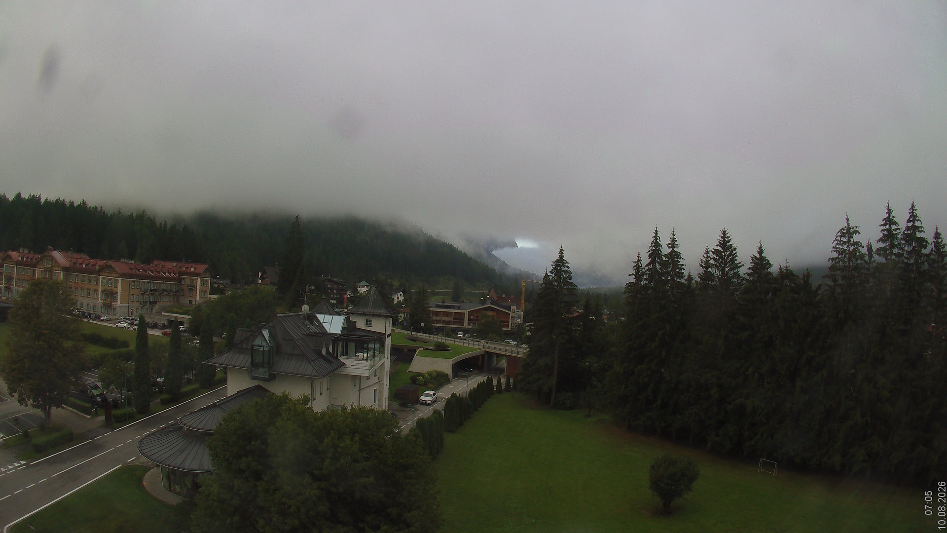 Archiv Foto Webcam Apparthotel Germania – Blick auf das Höhlensteintal