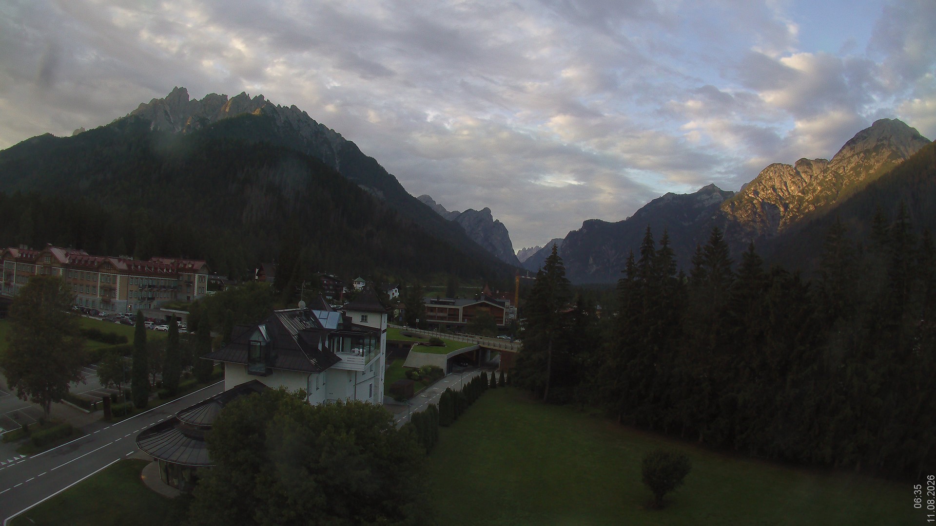 Archived image Webcam Apparthotel Germania - Höhlenstein Valley
