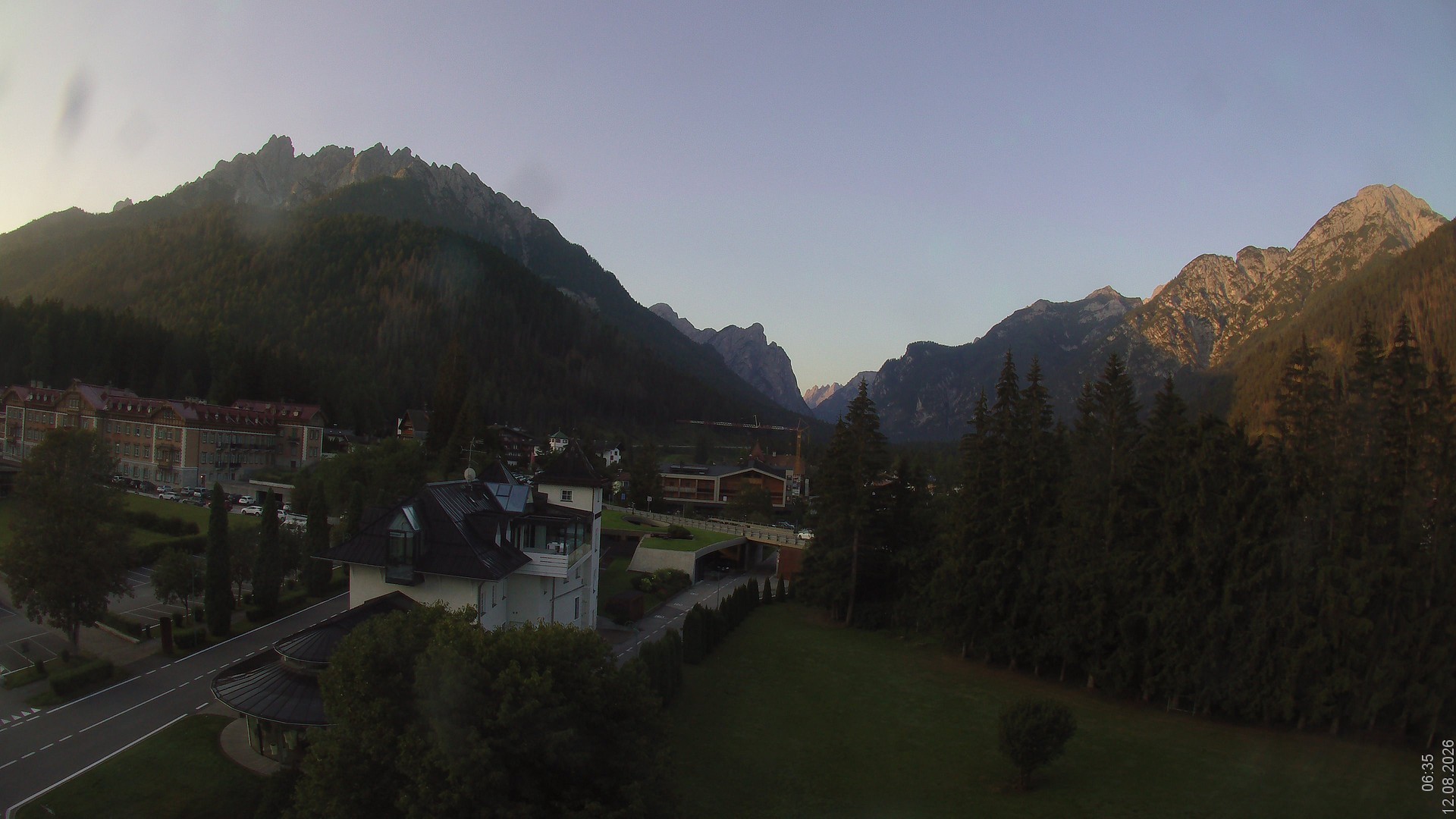 Archiv Foto Webcam Apparthotel Germania – Blick auf das Höhlensteintal