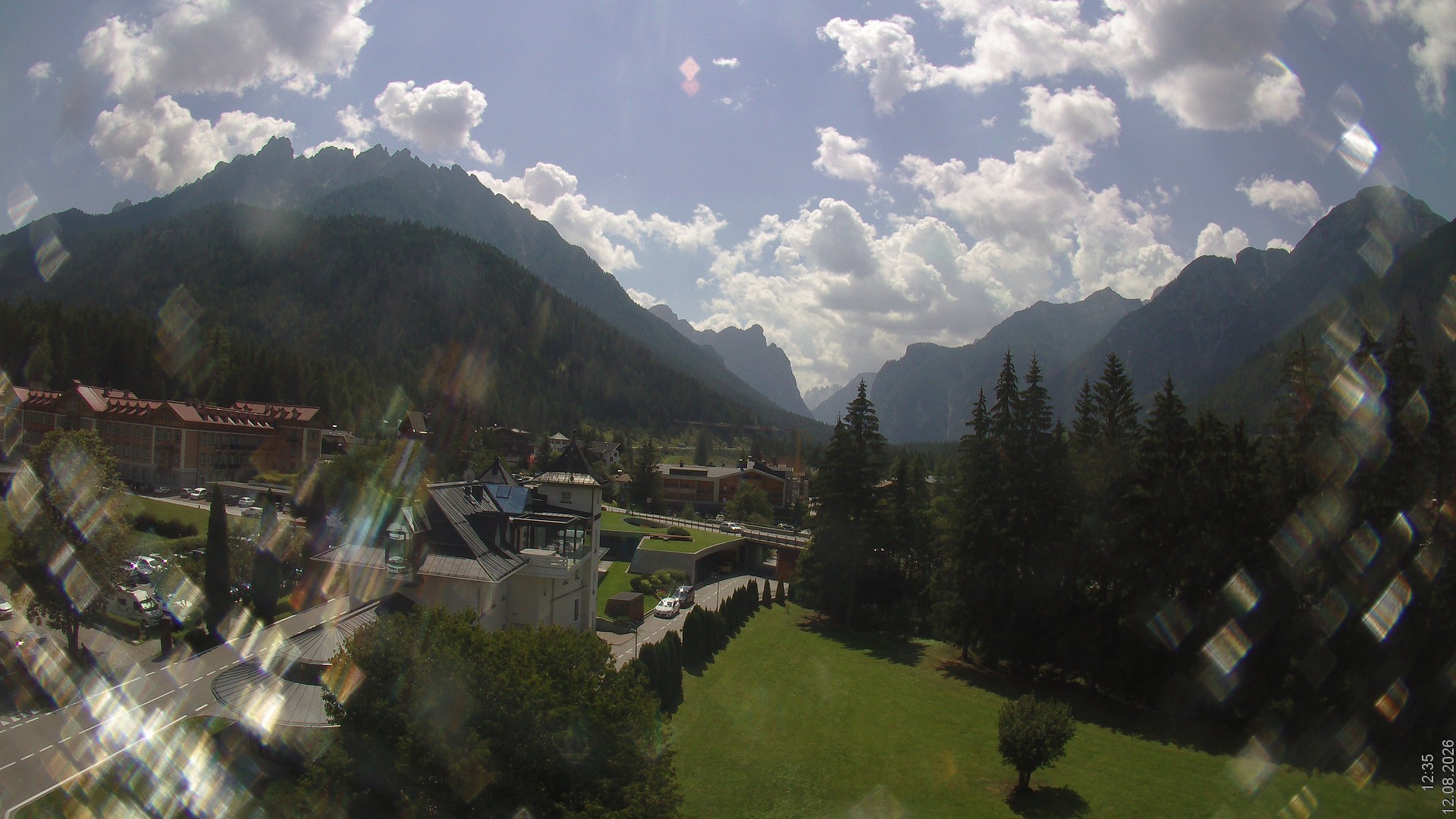 Archiv Foto Webcam Apparthotel Germania – Blick auf das Höhlensteintal
