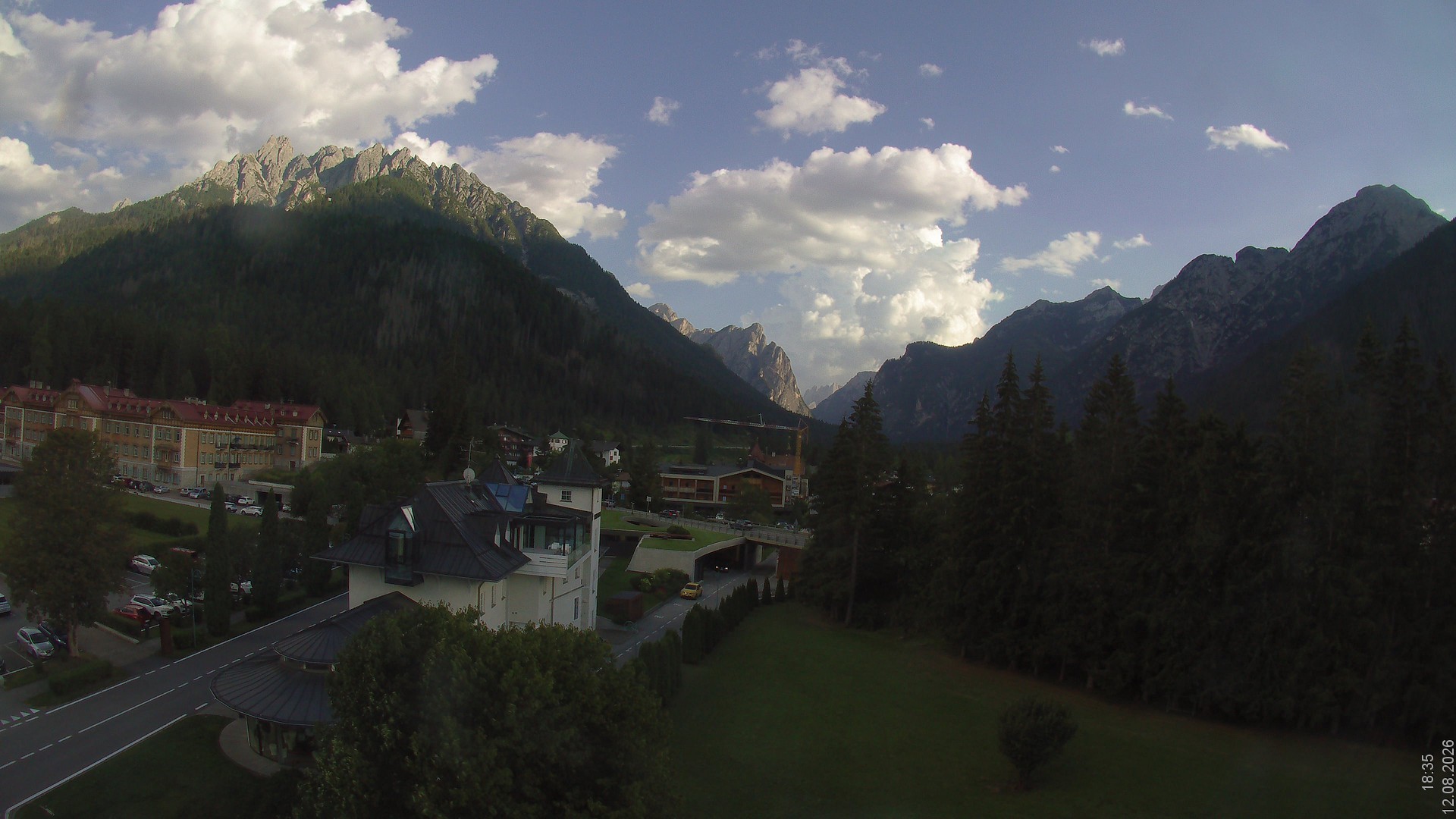Archiv Foto Webcam Apparthotel Germania – Blick auf das Höhlensteintal
