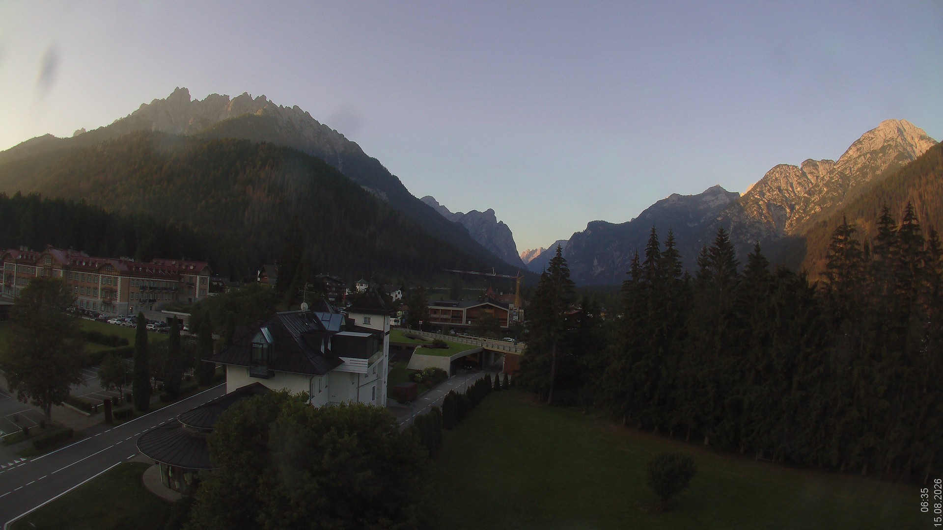 Archiv Foto Webcam Apparthotel Germania – Blick auf das Höhlensteintal