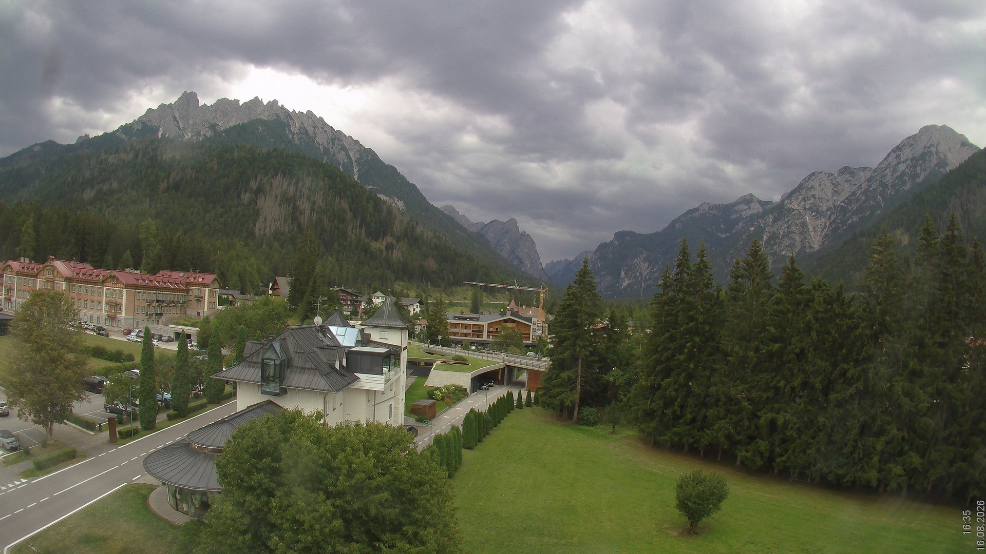 Archiv Foto Webcam Apparthotel Germania – Blick auf das Höhlensteintal