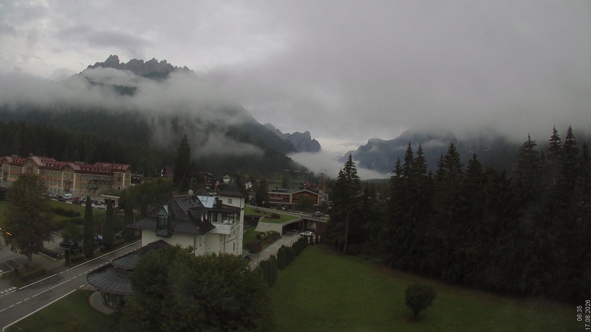 Archiv Foto Webcam Apparthotel Germania – Blick auf das Höhlensteintal
