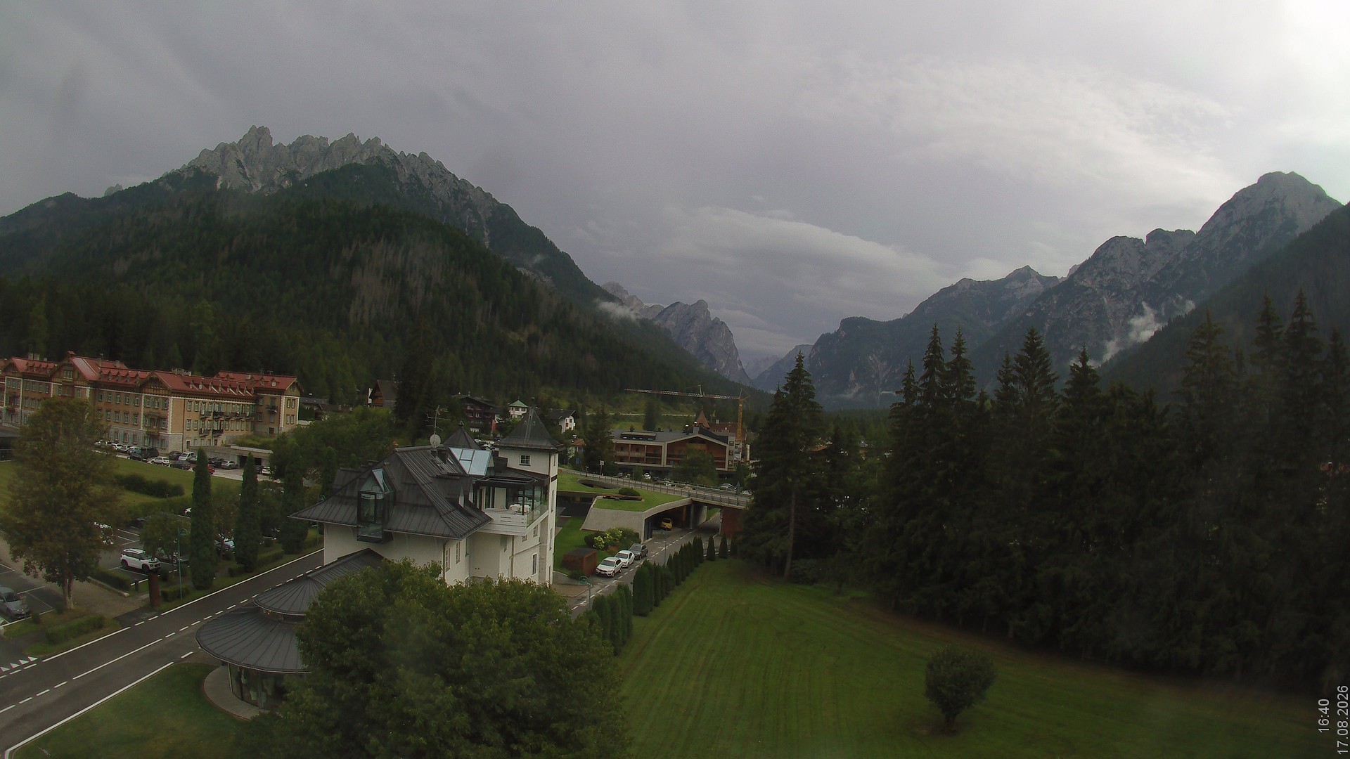 Archiv Foto Webcam Apparthotel Germania – Blick auf das Höhlensteintal