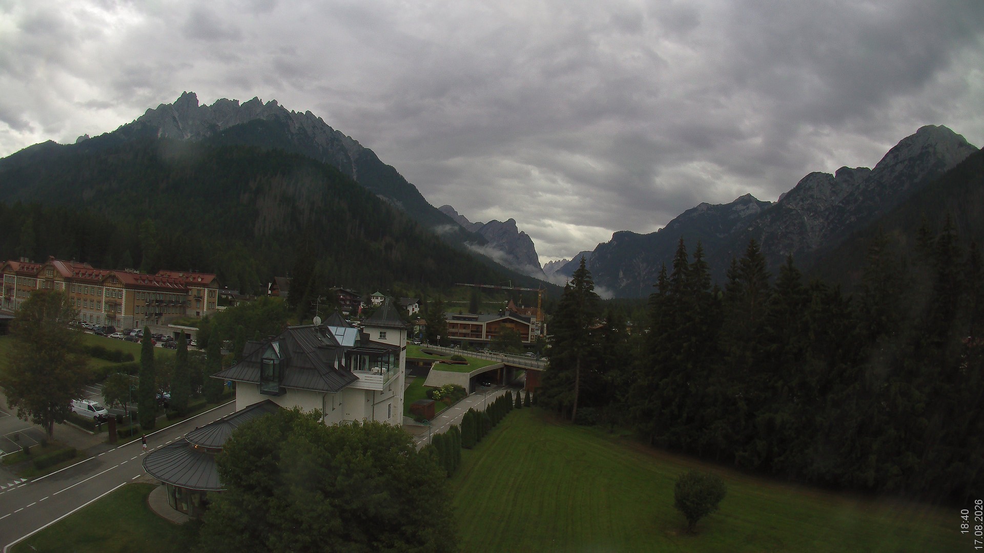 Archiv Foto Webcam Apparthotel Germania – Blick auf das Höhlensteintal
